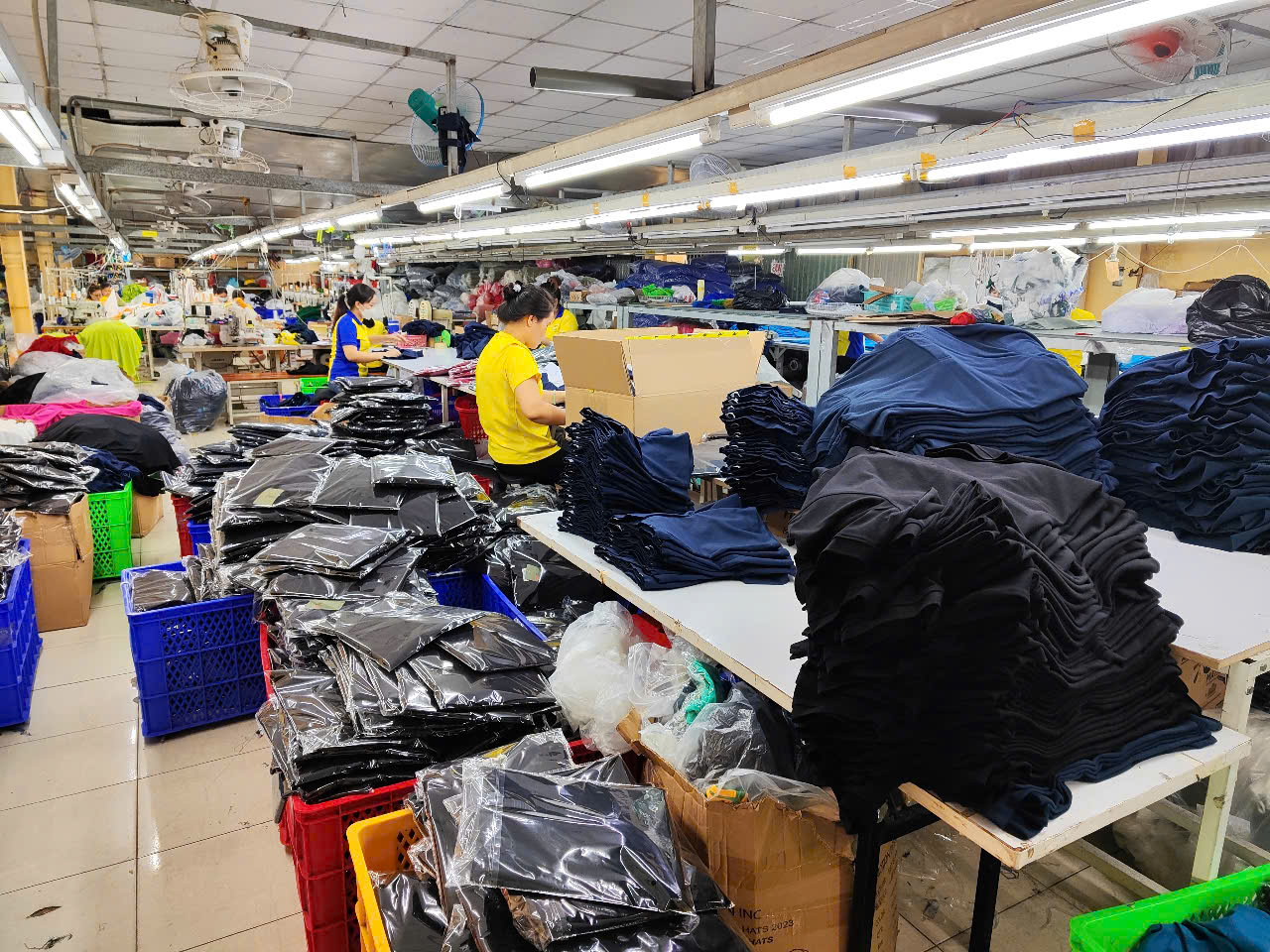 Doanh nghiệp họp khẩn t&igrave;m giải ph&aacute;p ứng ph&oacute; thuế suất 46%- Ảnh 2.