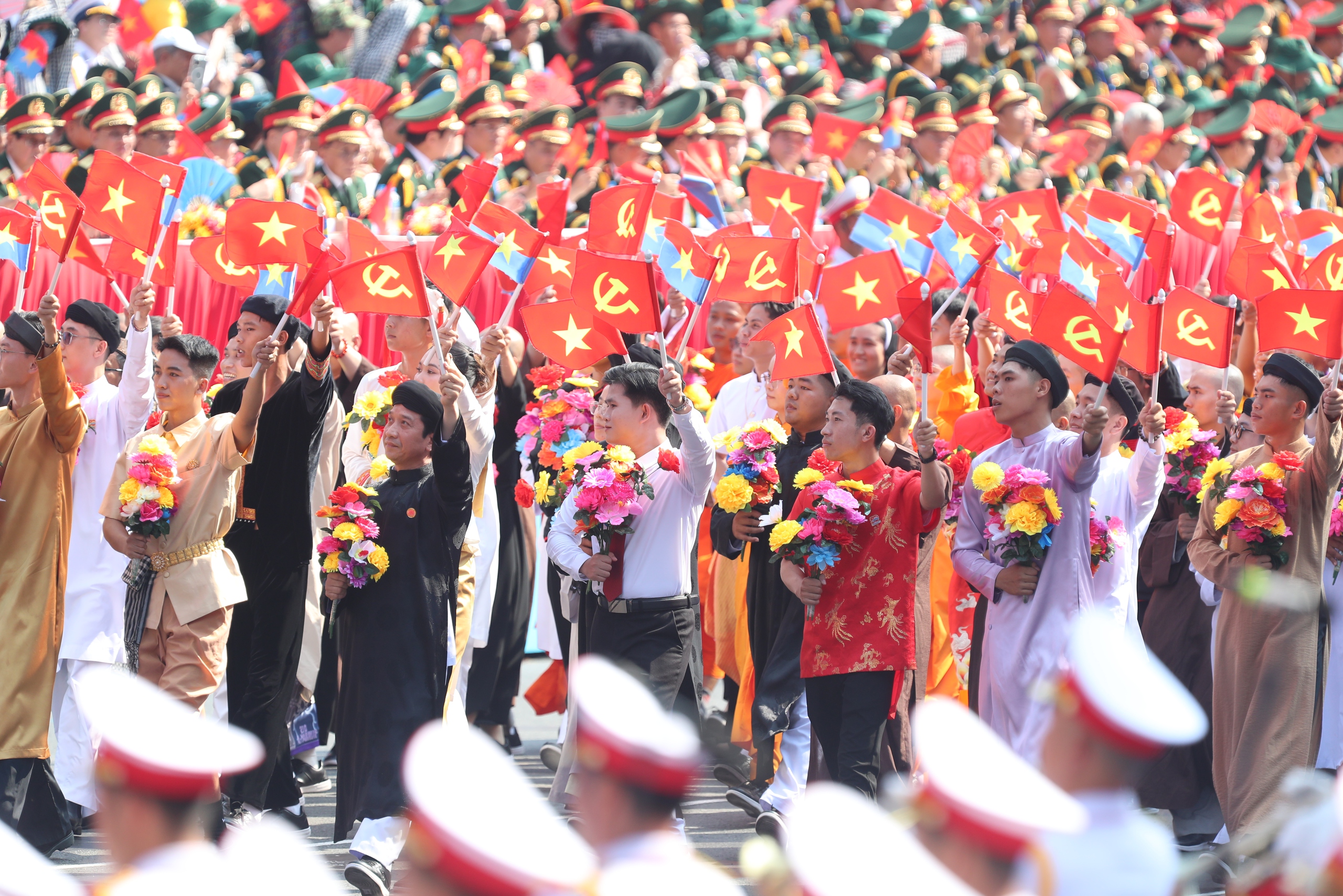 Khối diễu hành - Ảnh 4.