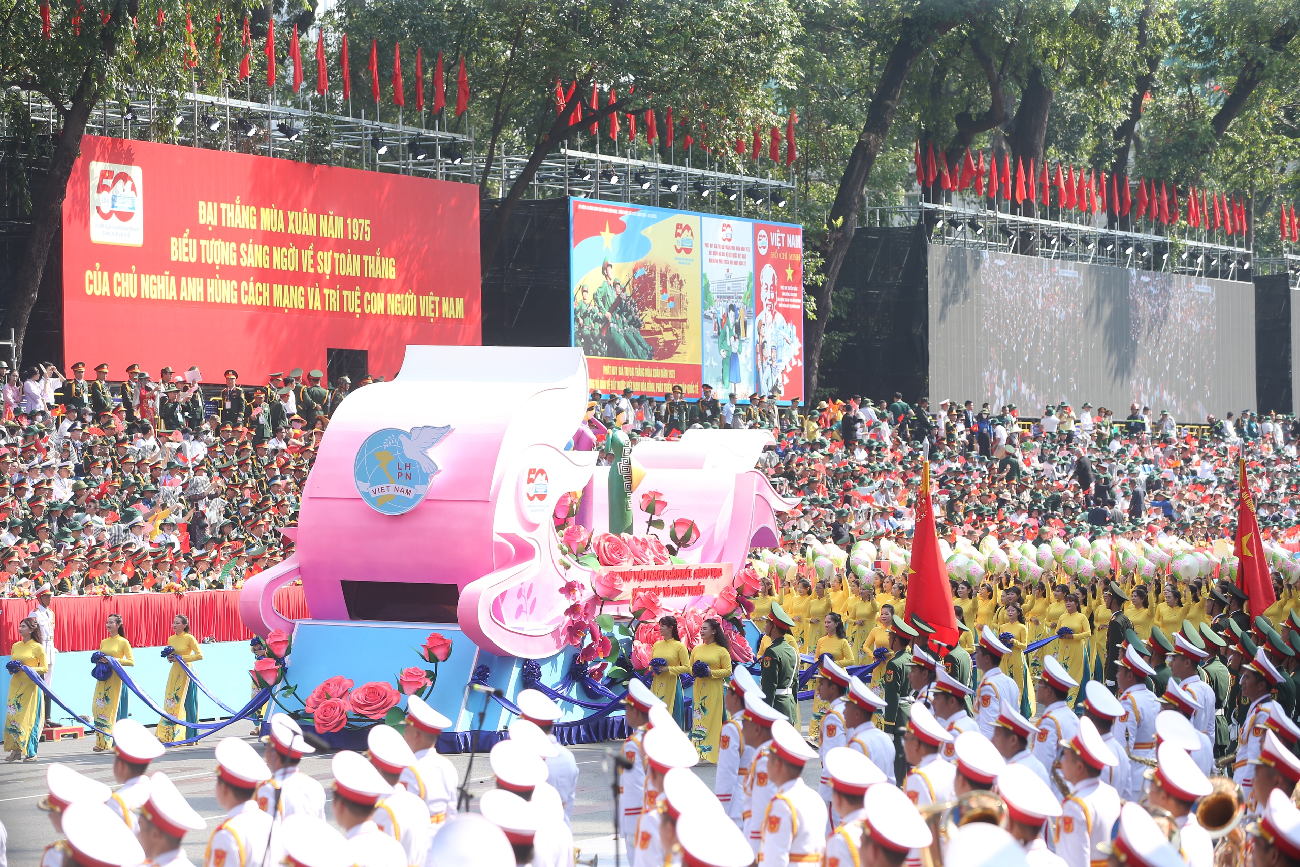 Khối diễu hành - Ảnh 19.