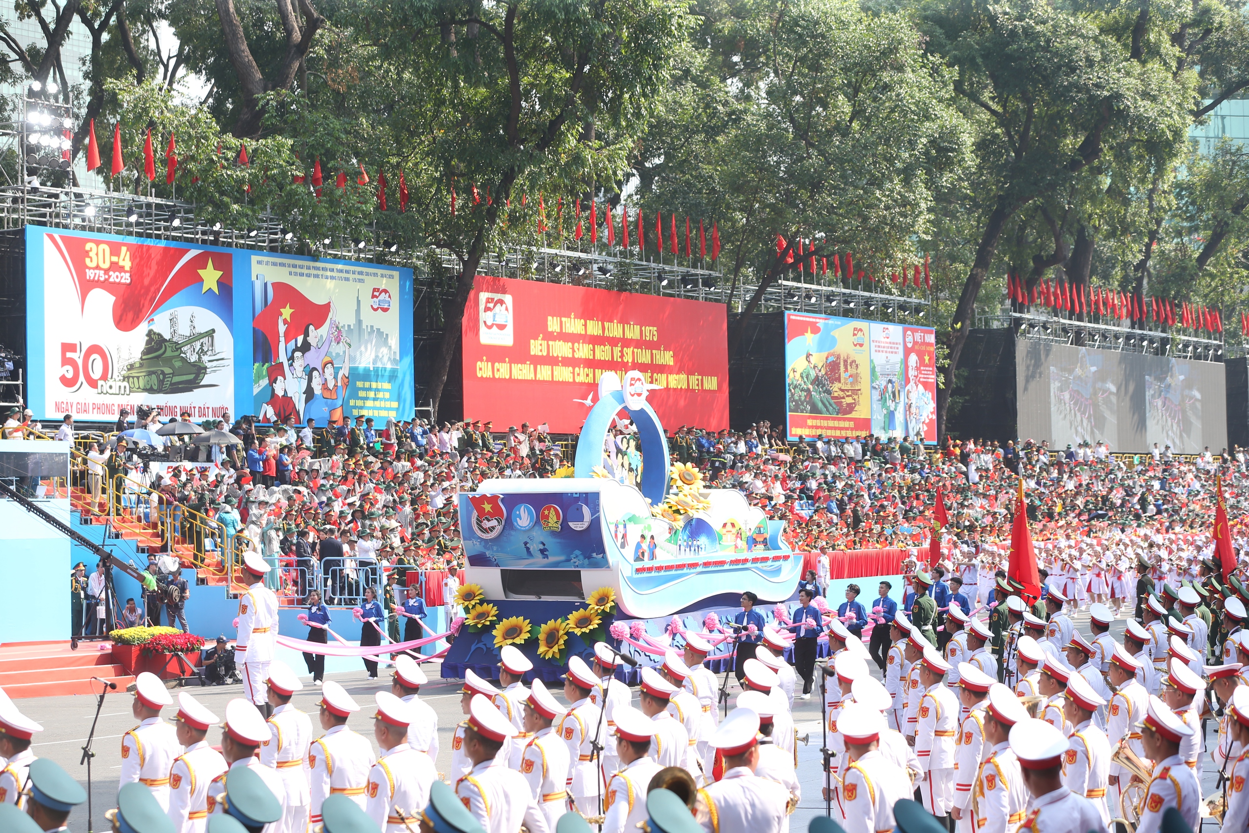 Khối diễu hành - Ảnh 22.