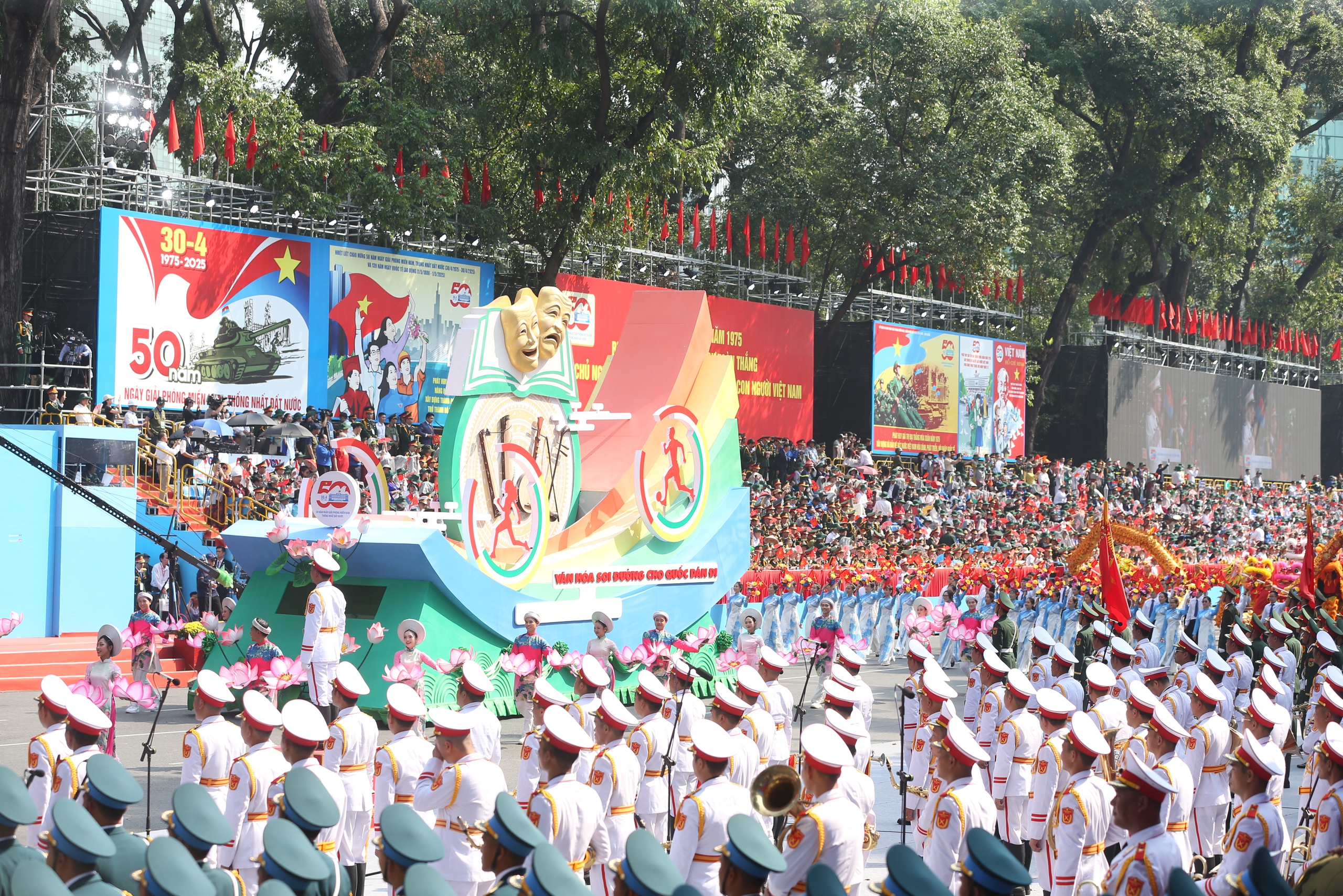 Khối diễu hành - Ảnh 25.