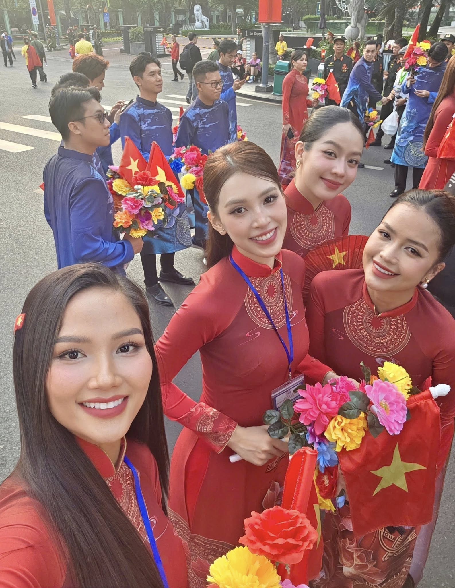 Lan Ngọc, Phương Thanh, Th&uacute;y Ng&acirc;n&hellip; hạnh ph&uacute;c sau diễu h&agrave;nh - Ảnh 10.