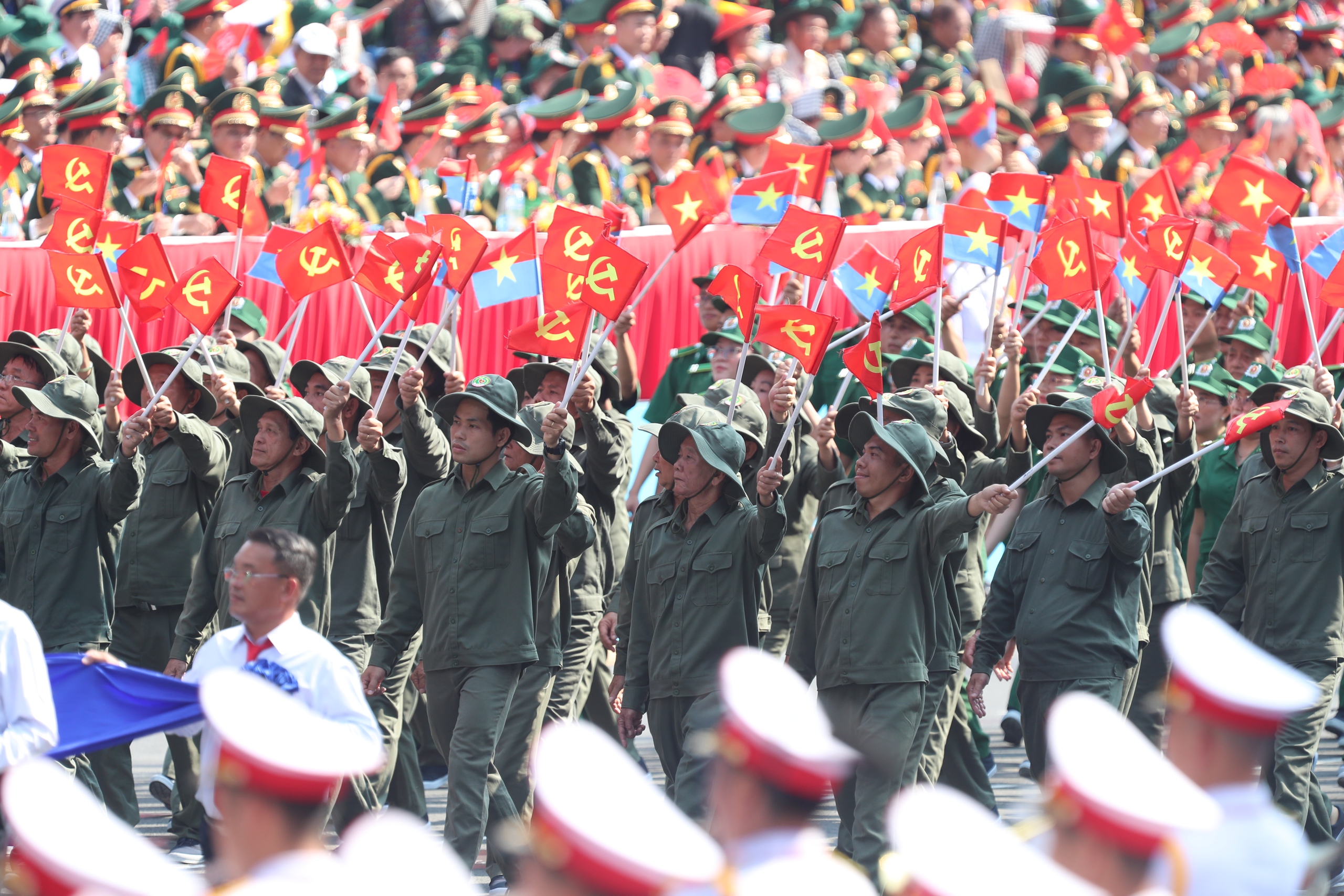 Khối diễu hành - Ảnh 10.