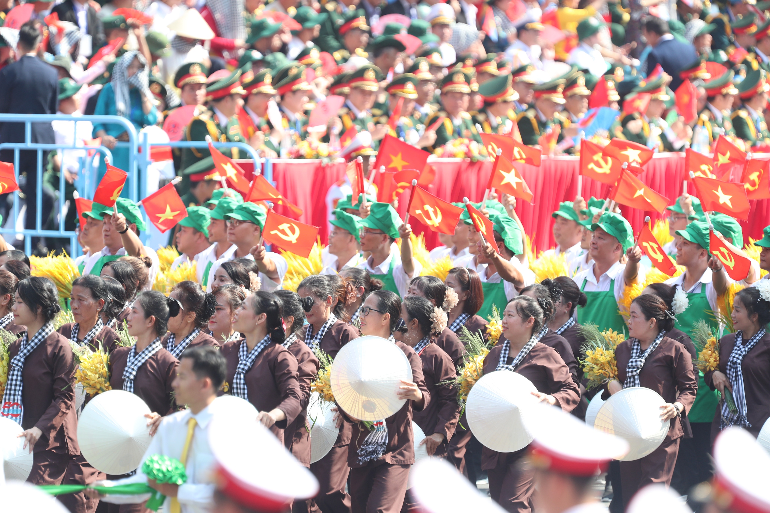 Khối diễu hành - Ảnh 14.