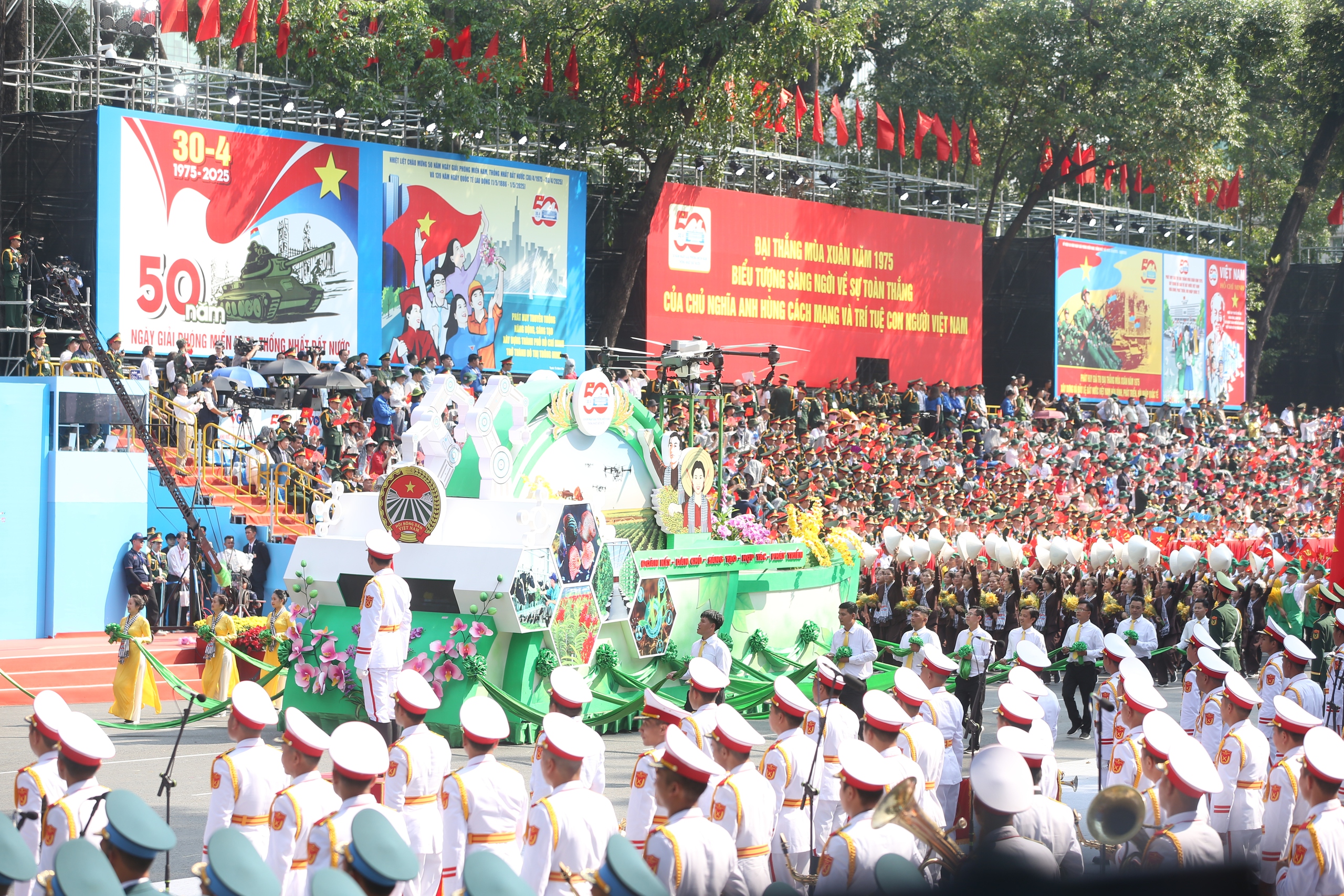 Khối diễu hành - Ảnh 13.