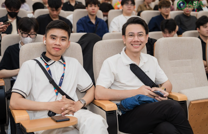 Trường ĐH tung học bổng "khủng" để "h&uacute;t" th&iacute; sinh - Ảnh 3.