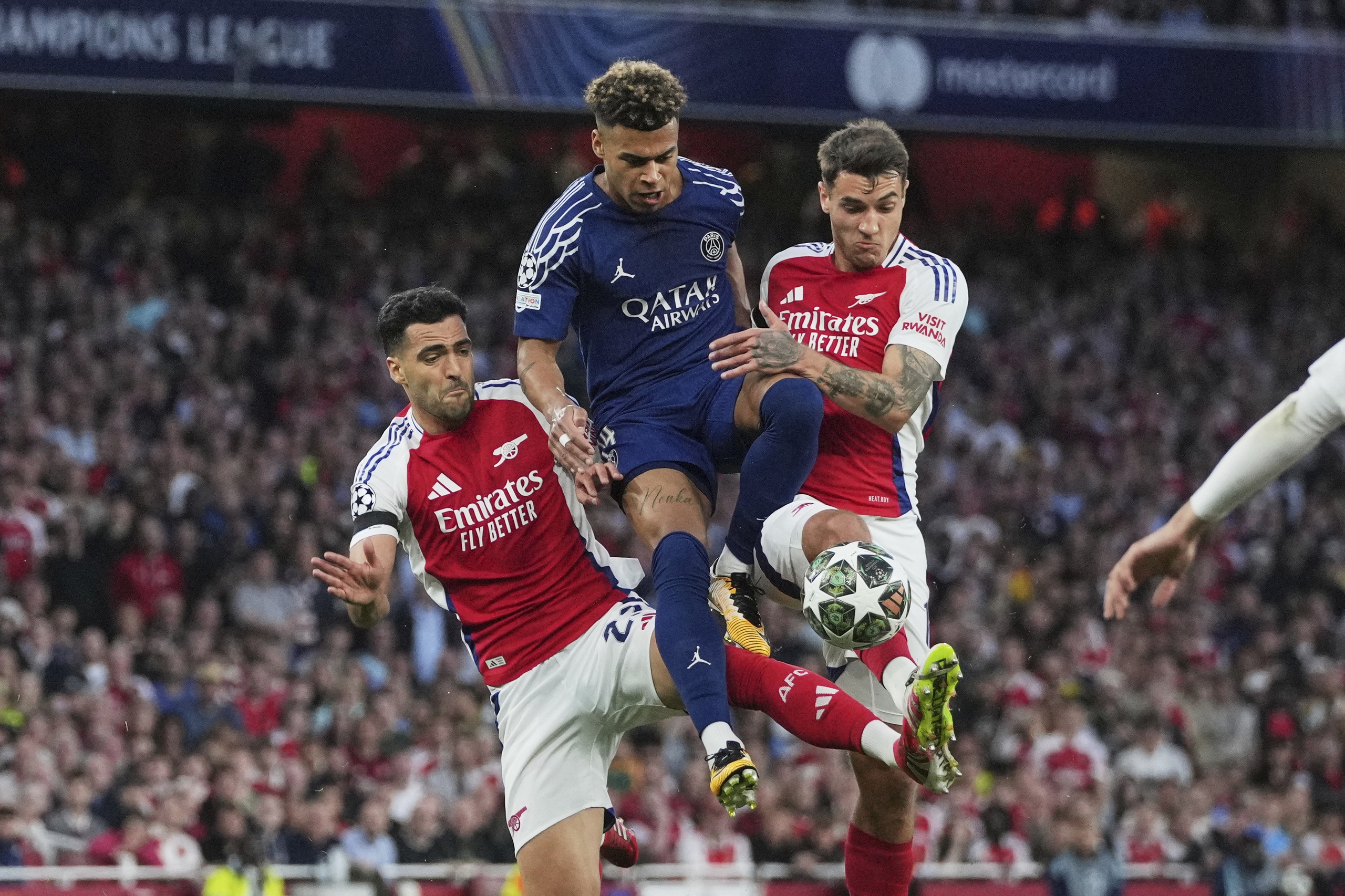 Nh&igrave;n lại trận thua của Arsenal: Khi PSG chơi tiki-taka tr&ecirc;n s&acirc;n Emirates - Ảnh 2.