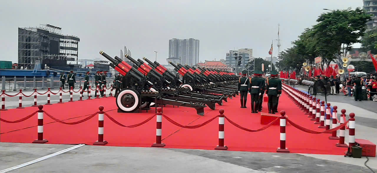 To&agrave;n cảnh Lễ kỷ niệm, diễu binh, diễu h&agrave;nh 50 năm thống nhất đất nước - Ảnh 5.