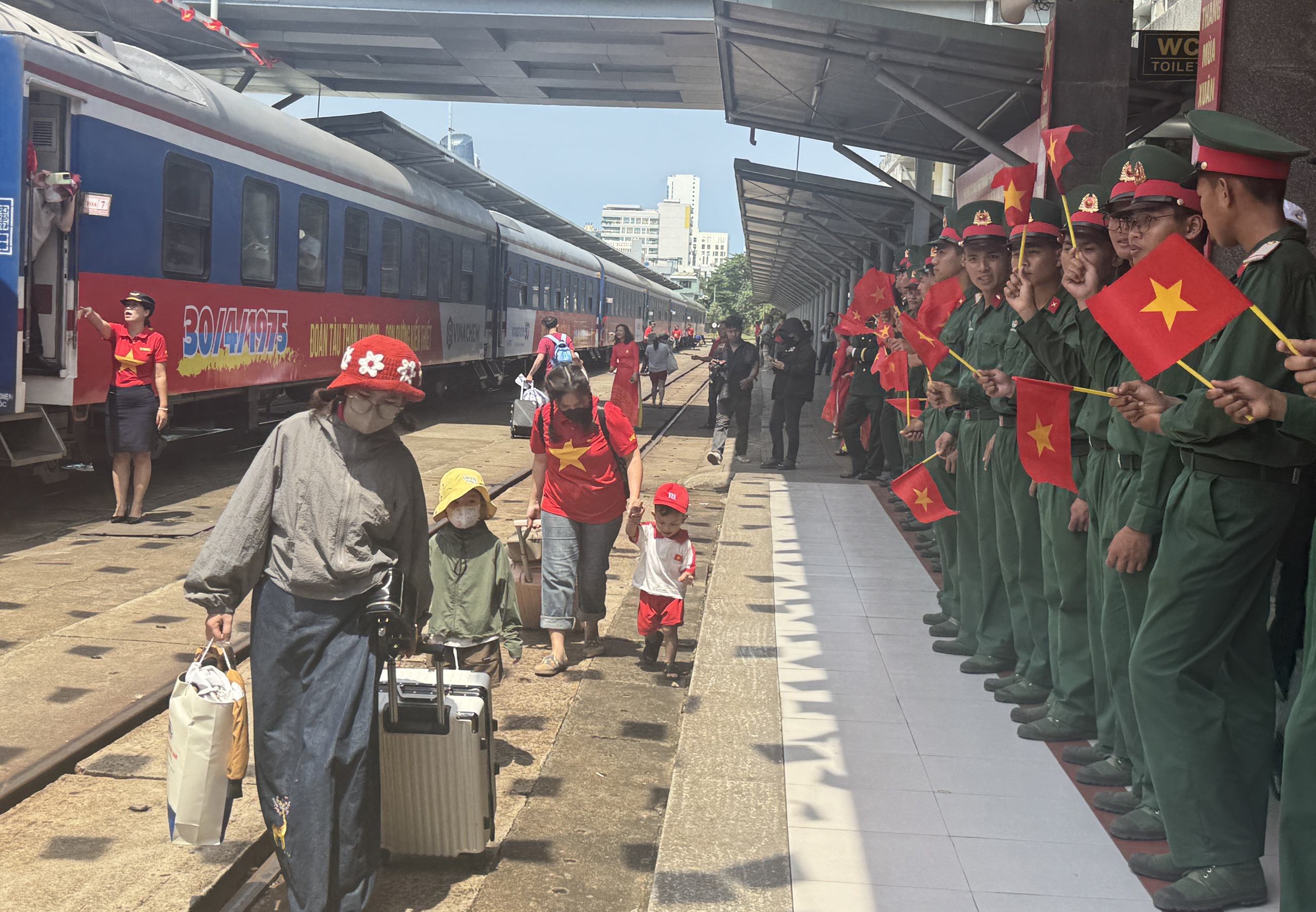 "Đoàn tàu Thống Nhất" gặp nhau tại Đà Nẵng trong ngày 30-4- Ảnh 3.