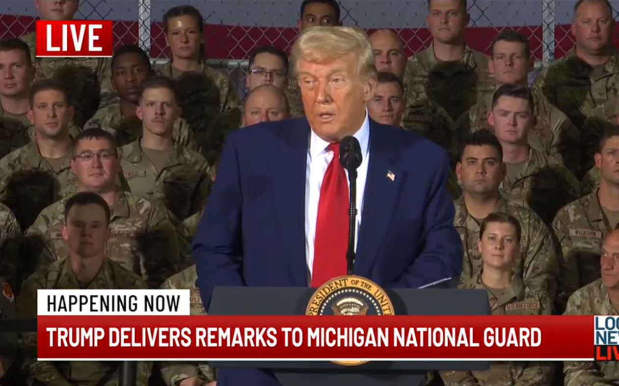Ông Donald Trump nói đùa muốn trở thành giáo hoàng