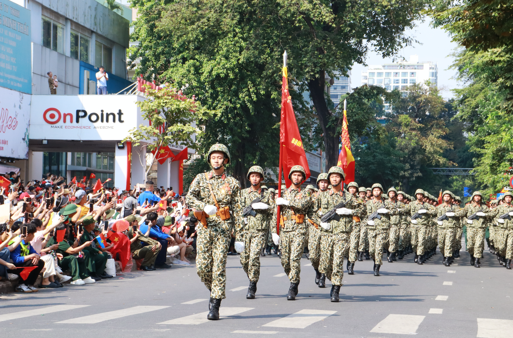 Đại lễ 30-4: Cận cảnh 8 khối hướng 3 đi trong v&ograve;ng tay nh&acirc;n d&acirc;n- Ảnh 7.