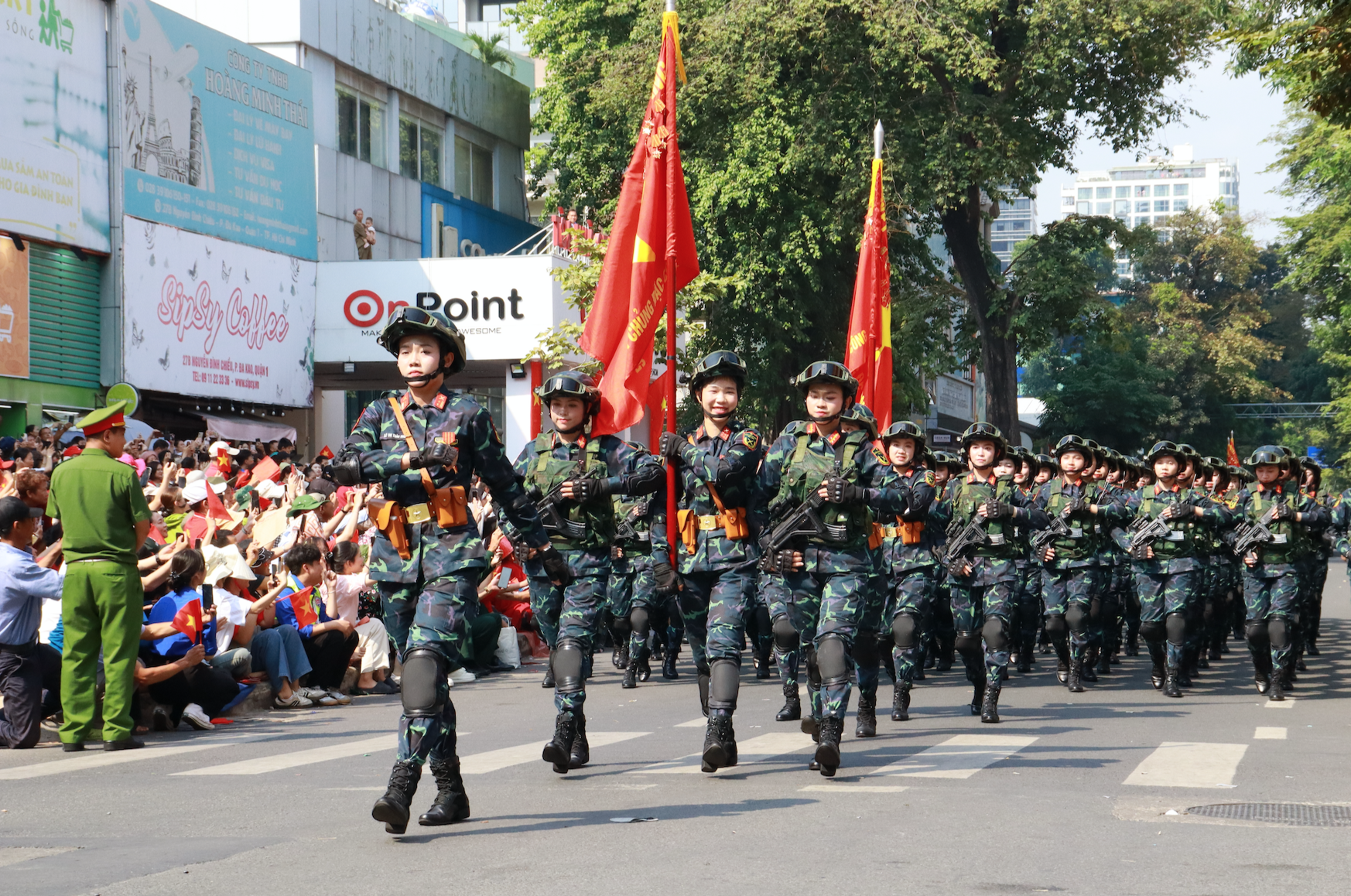 Đại lễ 30-4: Cận cảnh 8 khối hướng 3 đi trong v&ograve;ng tay nh&acirc;n d&acirc;n- Ảnh 10.
