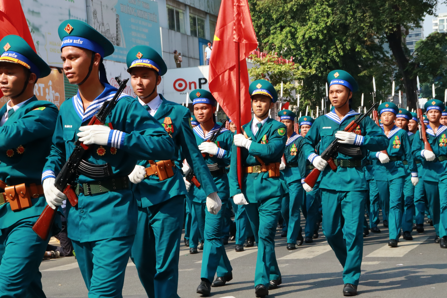 Đại lễ 30-4: Cận cảnh 8 khối hướng 3 đi trong v&ograve;ng tay nh&acirc;n d&acirc;n- Ảnh 17.