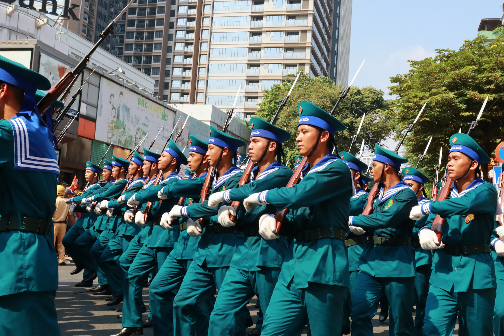 Đại lễ 30-4: Cận cảnh 8 khối hướng 3 đi trong v&ograve;ng tay nh&acirc;n d&acirc;n- Ảnh 19.