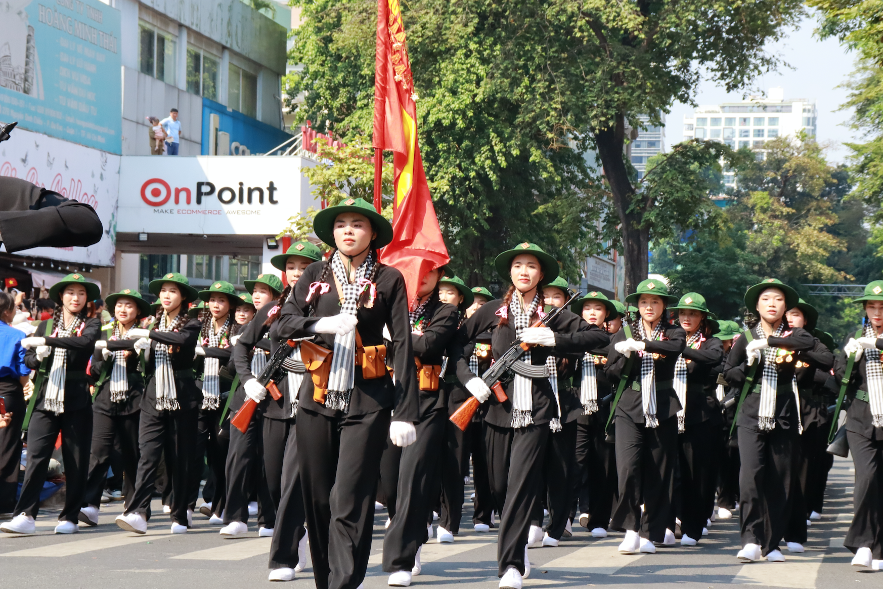 Đại lễ 30-4: Cận cảnh 8 khối hướng 3 đi trong v&ograve;ng tay nh&acirc;n d&acirc;n- Ảnh 20.