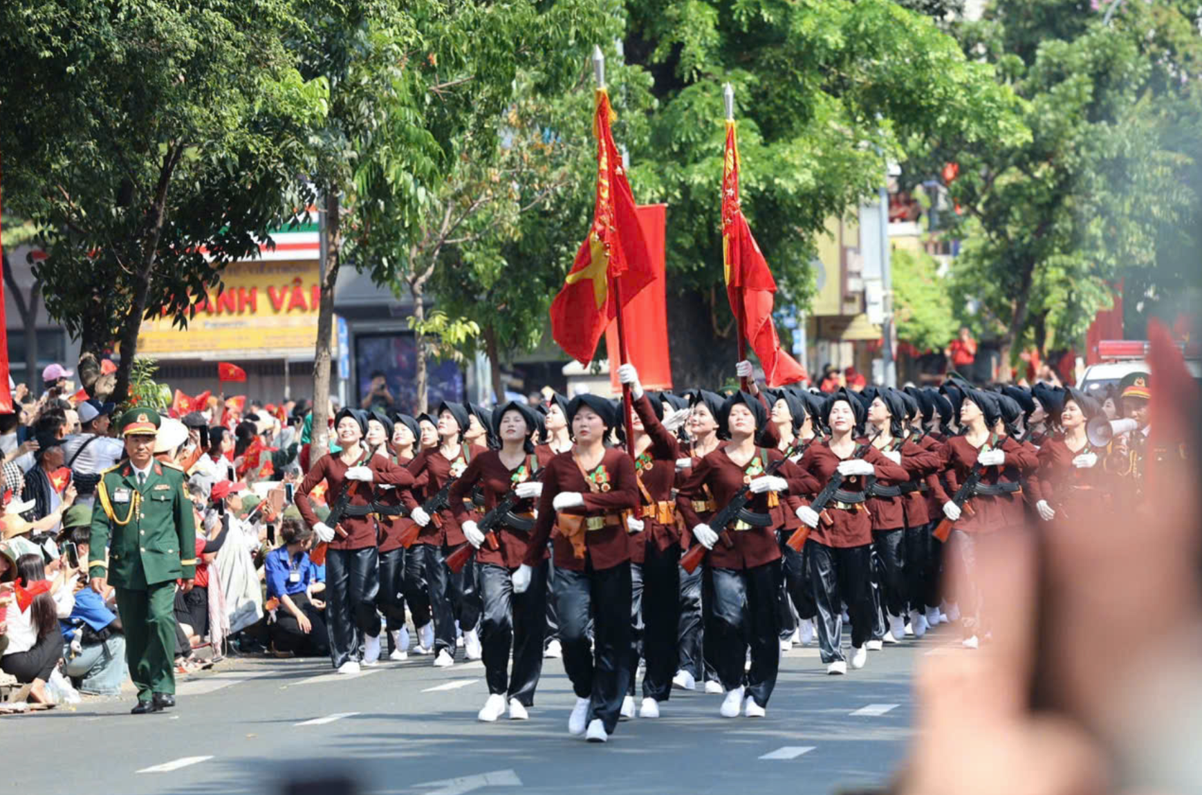 Đại lễ 30-4: Cận cảnh 8 khối hướng 3 đi trong v&ograve;ng tay nh&acirc;n d&acirc;n- Ảnh 23.