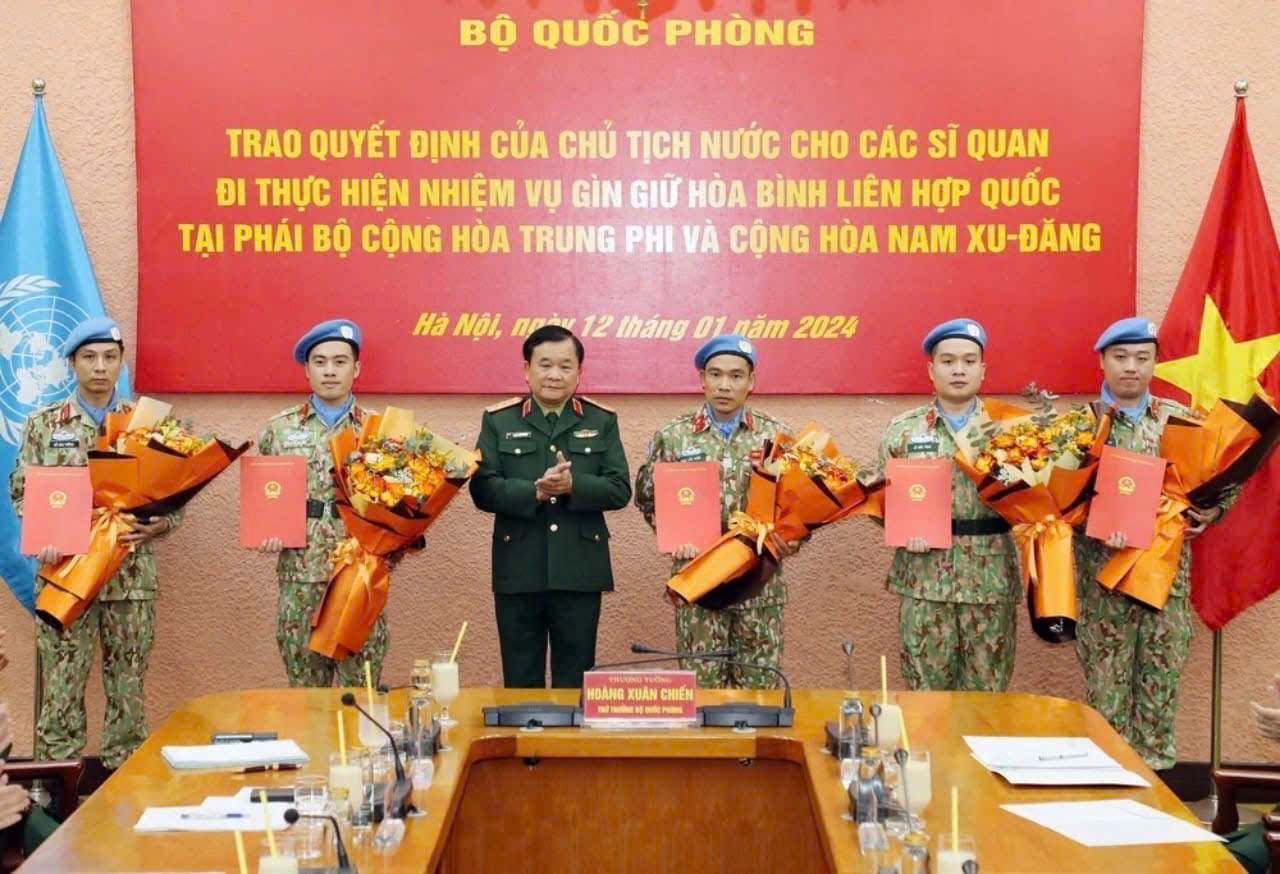 Cuộc thi viết "Chủ quyền quốc gia bất khả x&acirc;m phạm": Sứ giả h&ograve;a b&igrave;nh- Ảnh 2.