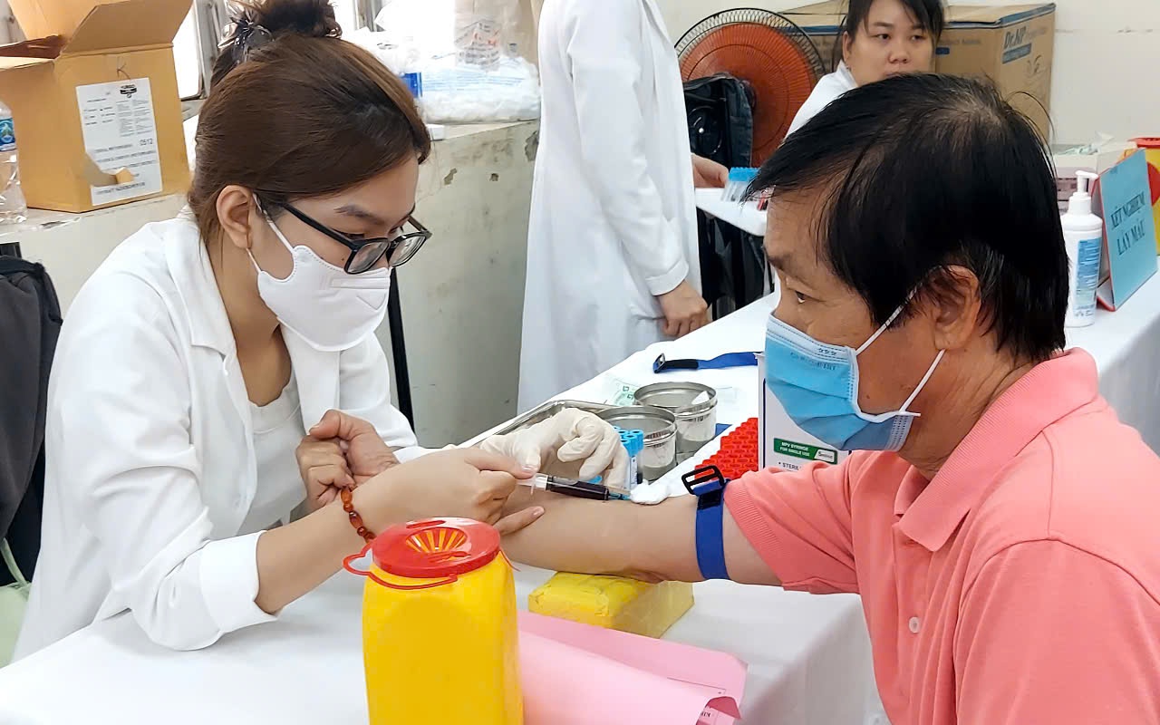Người tham gia được hoàn trả tiền BHYT 100% trong trường hợp nào?