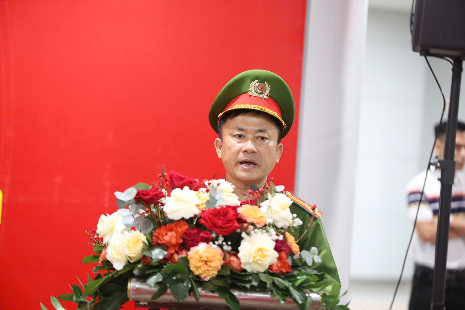 Người dân vui mừng khi Công an TP HCM triển khai việc này tại ga Metro số 1- Ảnh 7.