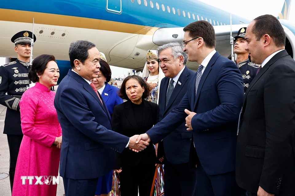 Chủ tịch Quốc hội bắt đầu tham dự Đại hội đồng IPU-150, thăm Uzbekistan- Ảnh 3.