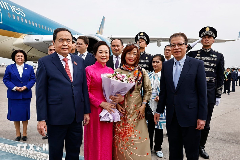 Chủ tịch Quốc hội bắt đầu tham dự Đại hội đồng IPU-150, thăm Uzbekistan- Ảnh 4.