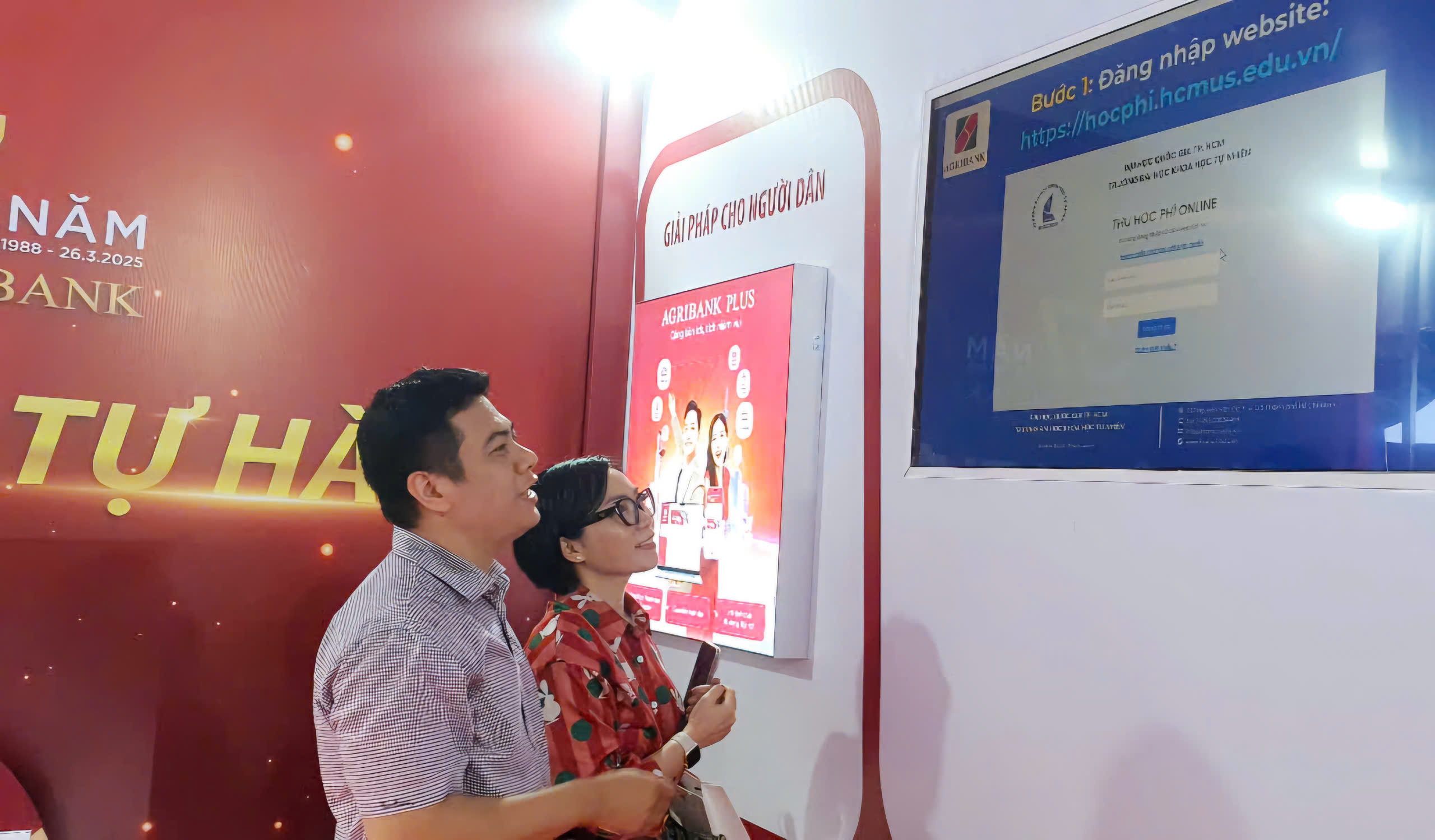 Những tư liệu qu&yacute; gi&aacute; về ng&agrave;nh ng&acirc;n h&agrave;ng TP HCM trong 50 năm- Ảnh 6.