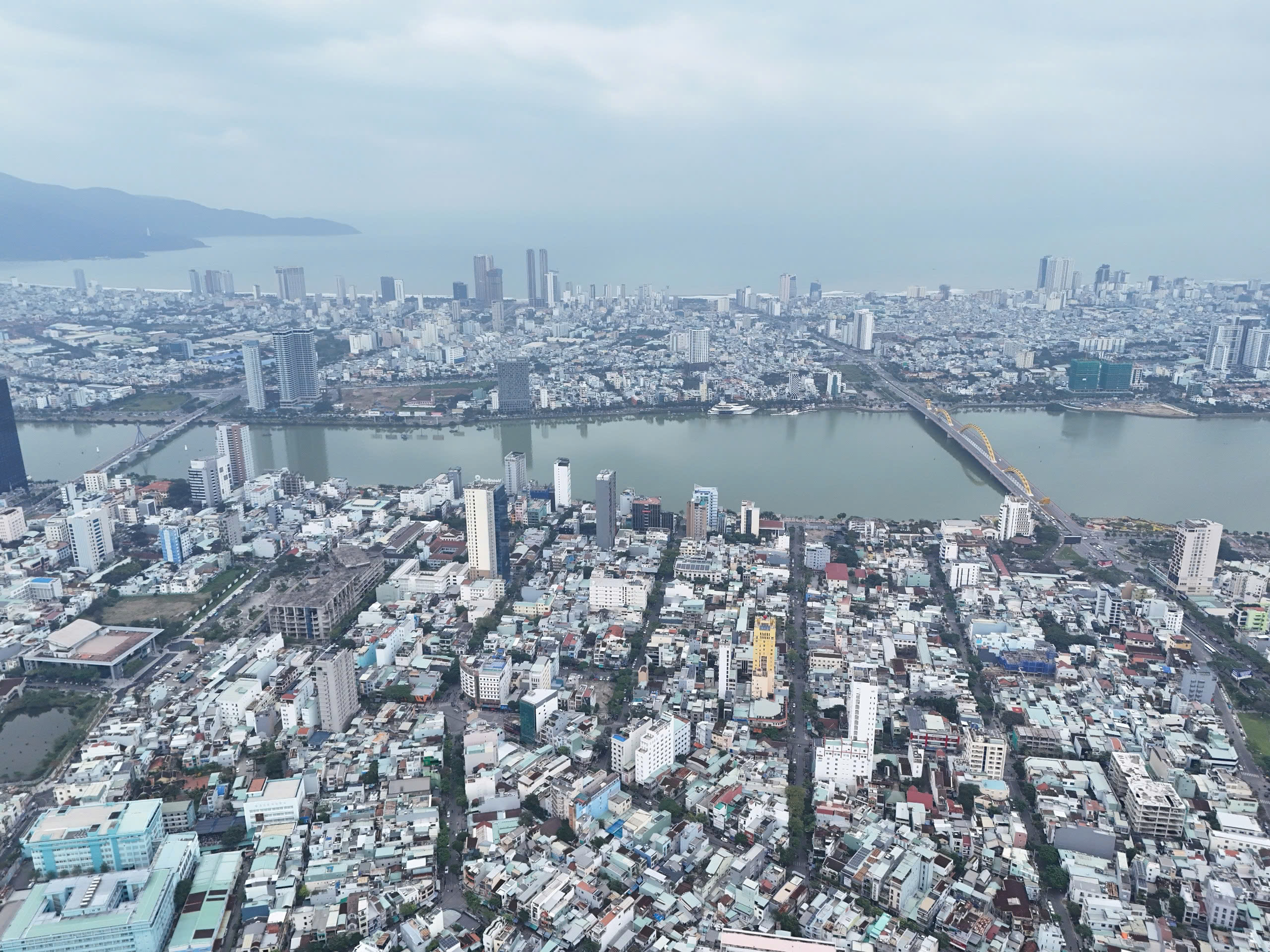 Đ&agrave; Nẵng: Chấn chỉnh "biểu hiện lơ l&agrave;" của c&aacute;n bộ, c&ocirc;ng chức khi tinh gọn bộ m&aacute;y- Ảnh 1.