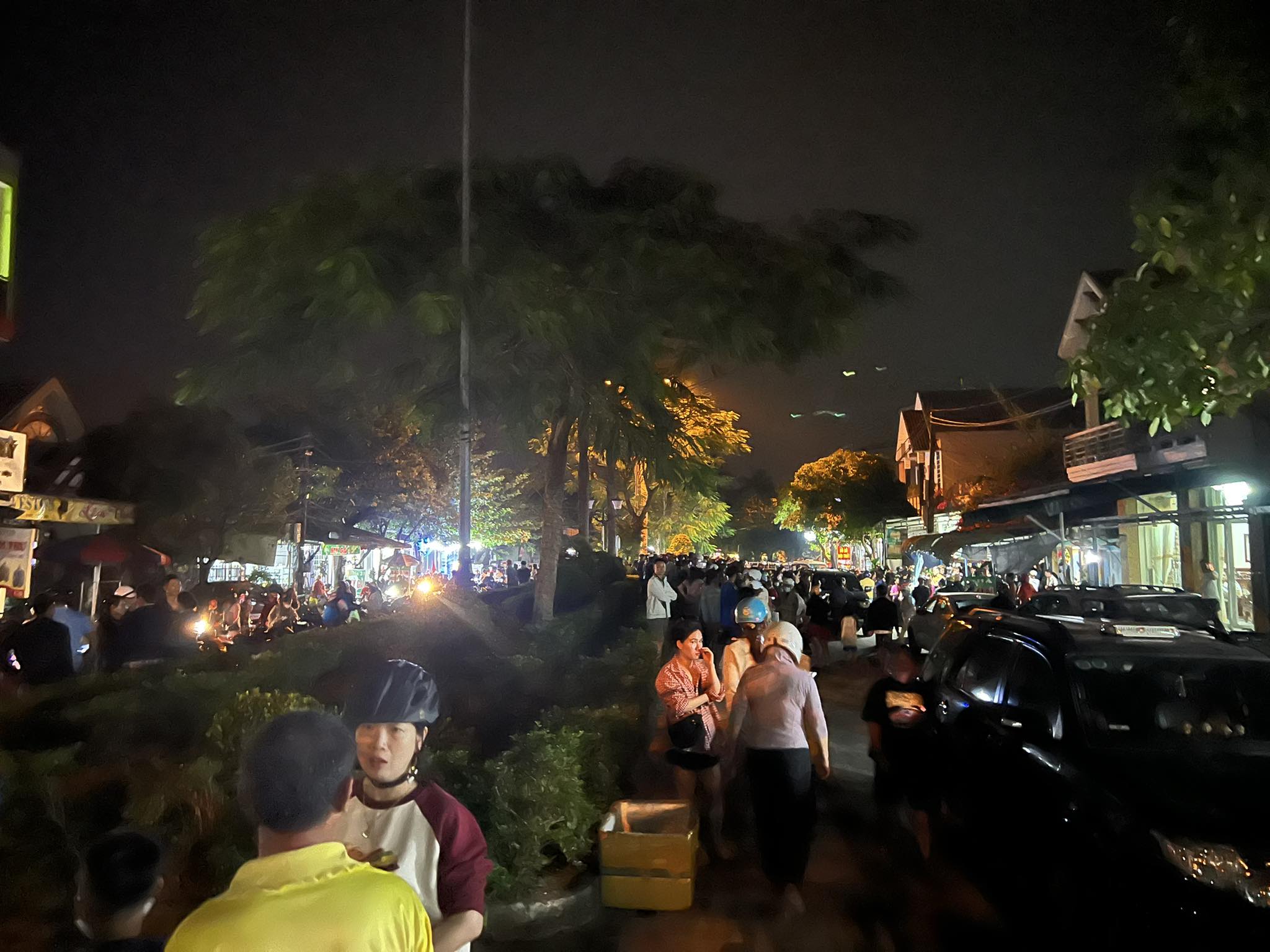 Dựng lại hiện trường người mẹ giết con để trục lợi bảo hiểm, ng&agrave;n người theo d&otilde;i- Ảnh 2.