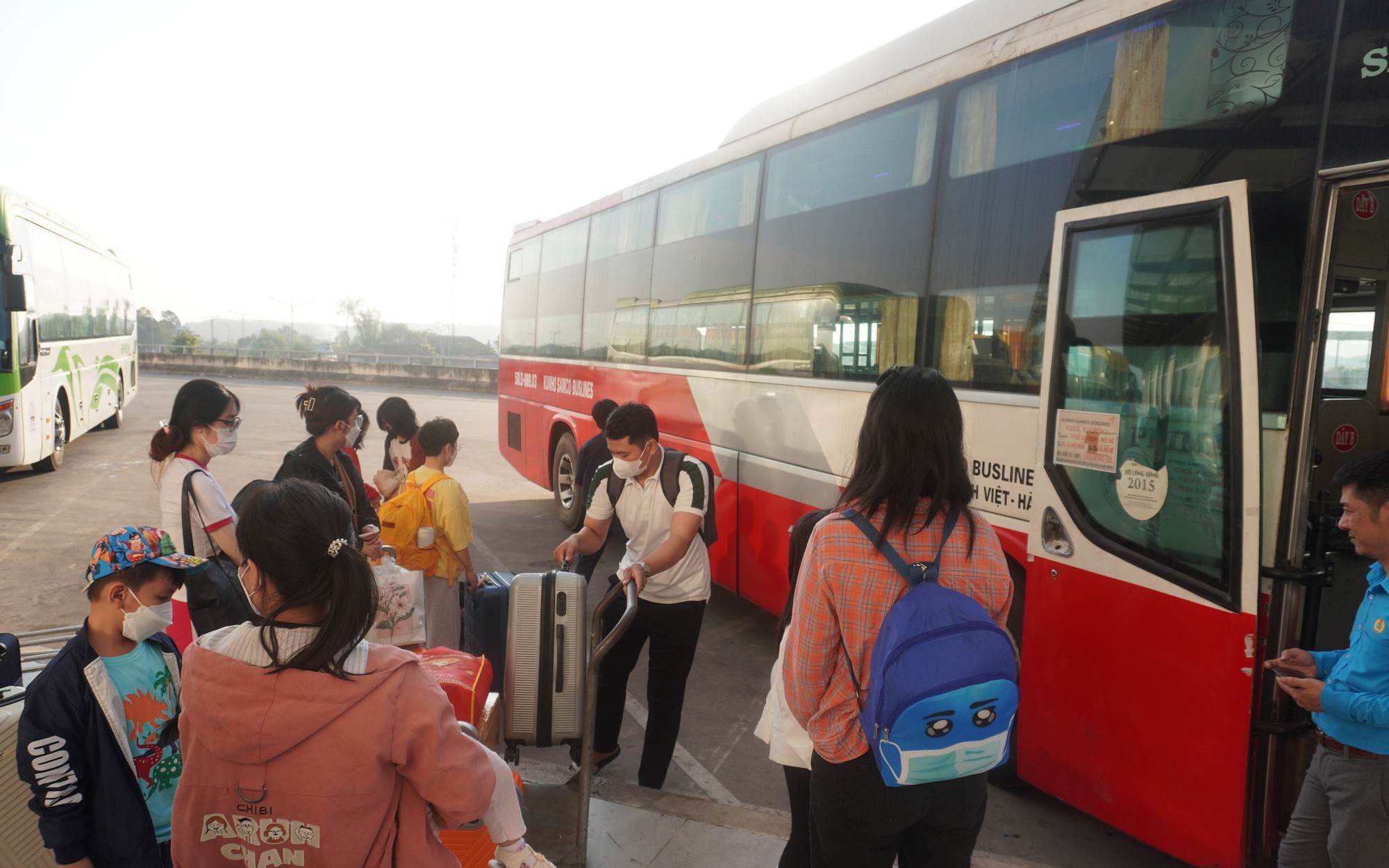 Lễ 30-4, các bến xe lớn của TP HCM dự kiến lượng khách "khủng"