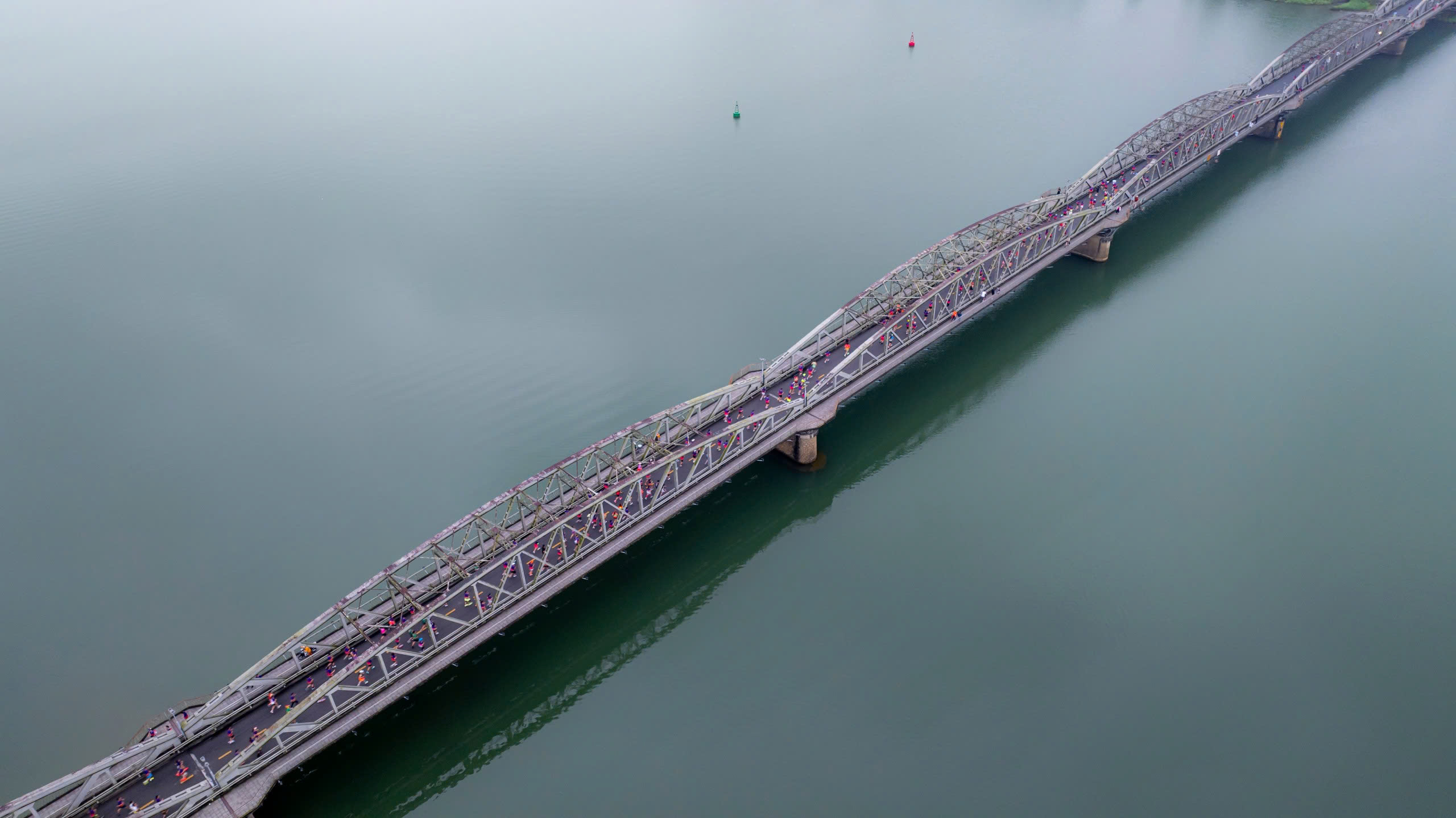 H&igrave;nh ảnh độc, lạ tại Giải Marathon Hue 2025- Ảnh 3.