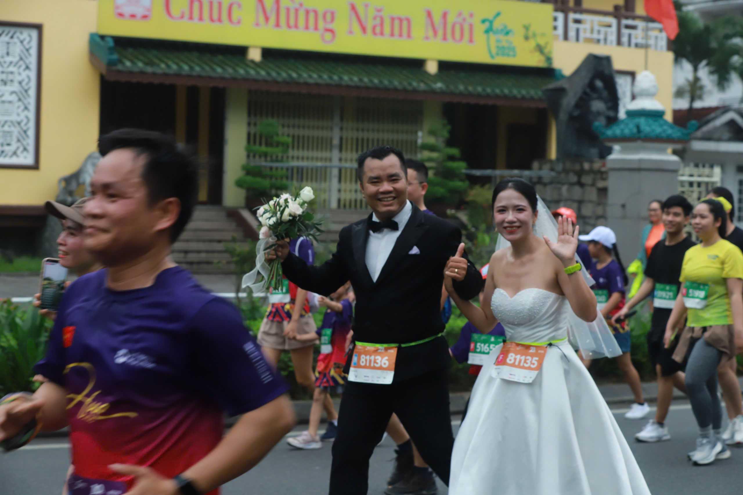 H&igrave;nh ảnh độc, lạ tại Giải Marathon Hue 2025- Ảnh 6.