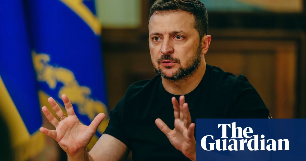 Tổng thống Ukraine Volodymyr Zelensky. Ảnh: The Guardian