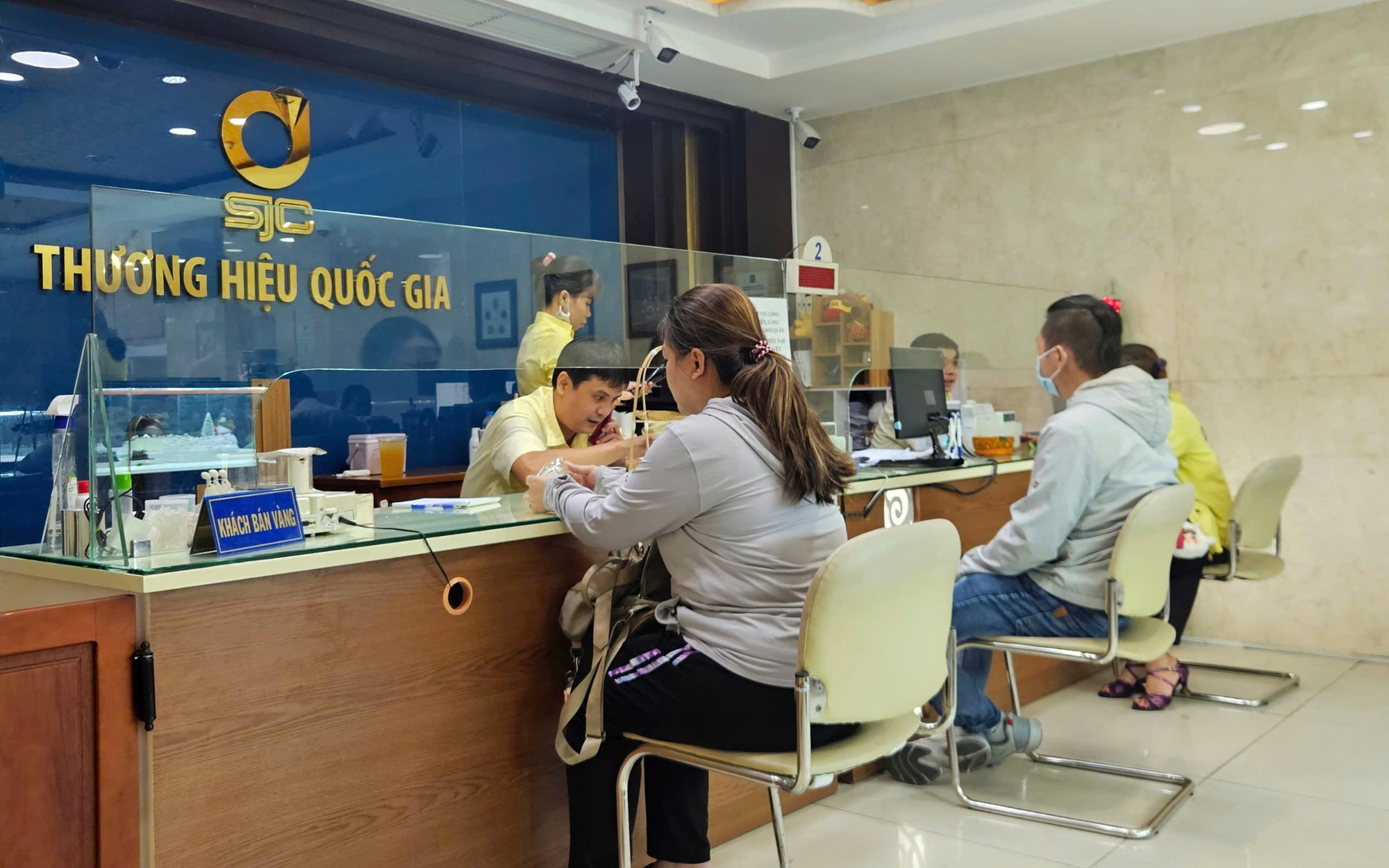 Giá vàng tăng cao, khó mua trực tuyến, Ngân hàng Nhà nước nói gì?