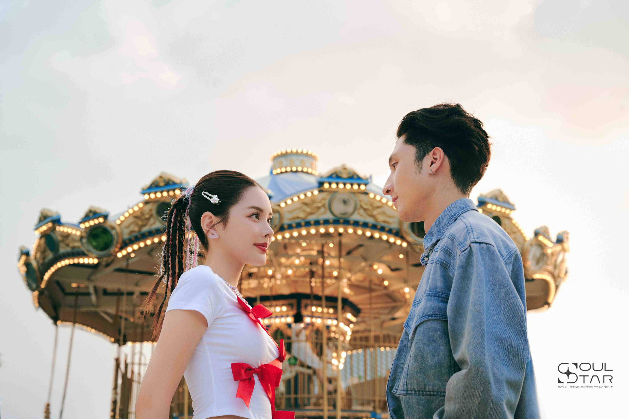 "Nữ thần chuyển giới" Đan Tiên làm ca sĩ
- Ảnh 2.