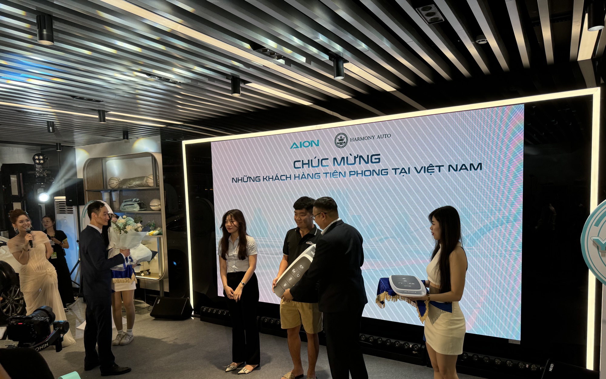 Đại lý xe điện AION thành BYD, điều gì đang xảy ra?