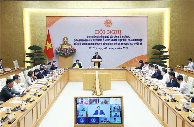Thủ tướng: Mỹ &aacute;p thuế c&oacute; thể g&acirc;y kh&oacute; khăn, nhưng phải vươn l&ecirc;n mạnh mẽ- Ảnh 2.