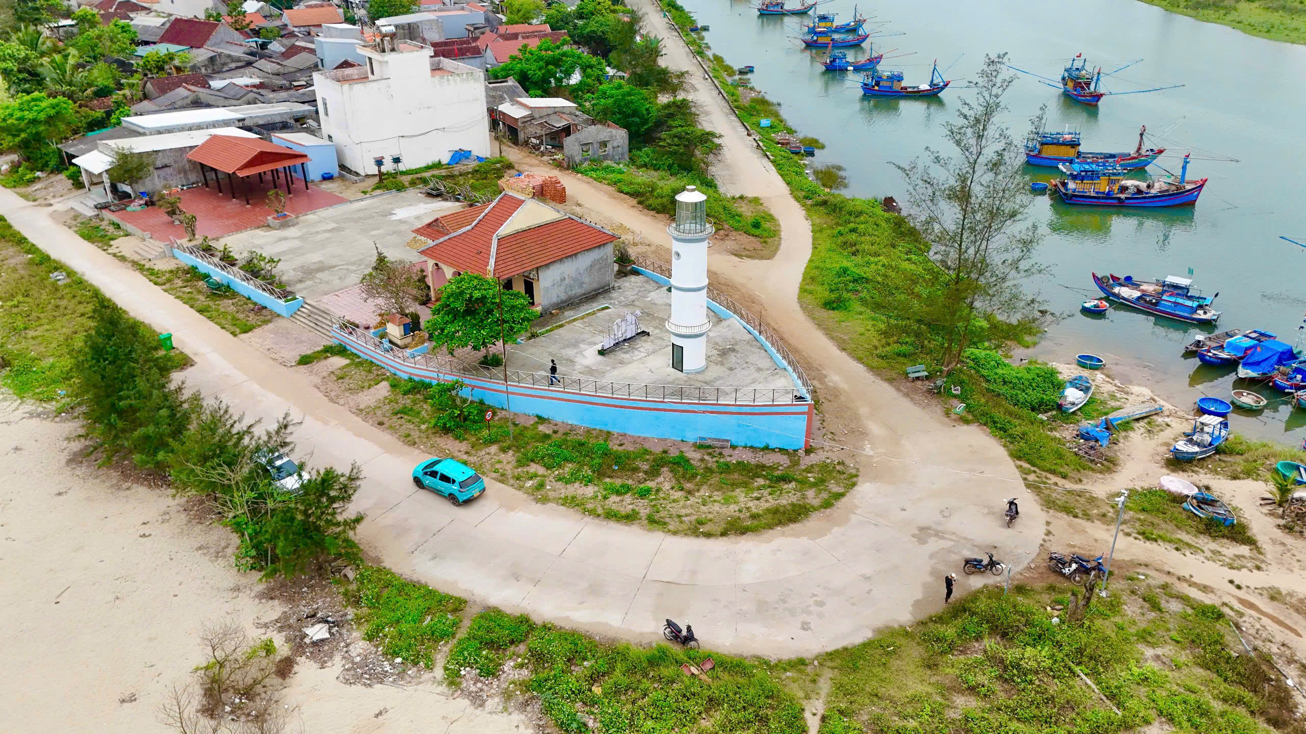 Độc đ&aacute;o miếu &Acirc;m Hồn h&igrave;nh con t&agrave;u của cư d&acirc;n v&ugrave;ng biển- Ảnh 5.