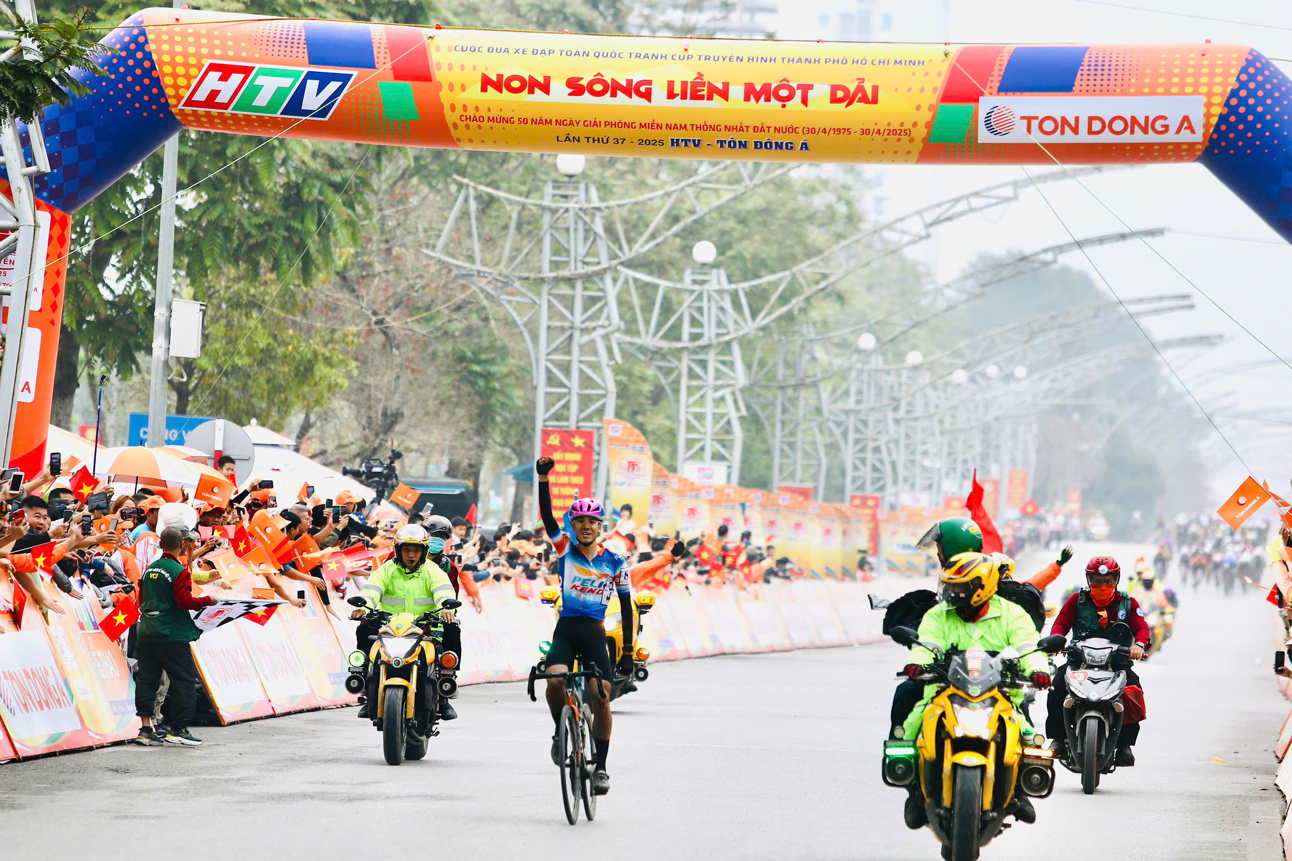 Nguyễn Anh Huy thắng chặng 4 C&uacute;p truyền h&igrave;nh HTV-T&ocirc;n Đ&ocirc;ng &Aacute; 2025, gi&agrave;nh 2 giải thưởng- Ảnh 2.