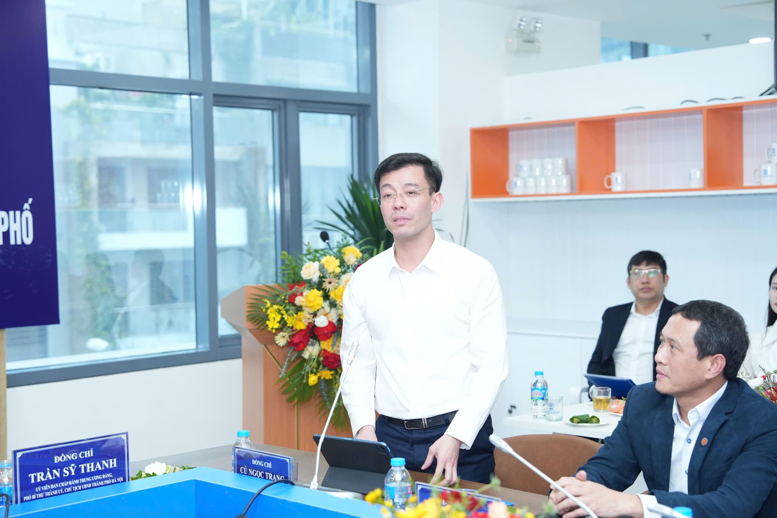 Chủ tịch UBND TP H&agrave; Nội: Trung t&acirc;m phục vụ h&agrave;nh ch&iacute;nh c&ocirc;ng gi&uacute;p c&aacute;n bộ, c&ocirc;ng chức gần d&acirc;n- Ảnh 2.