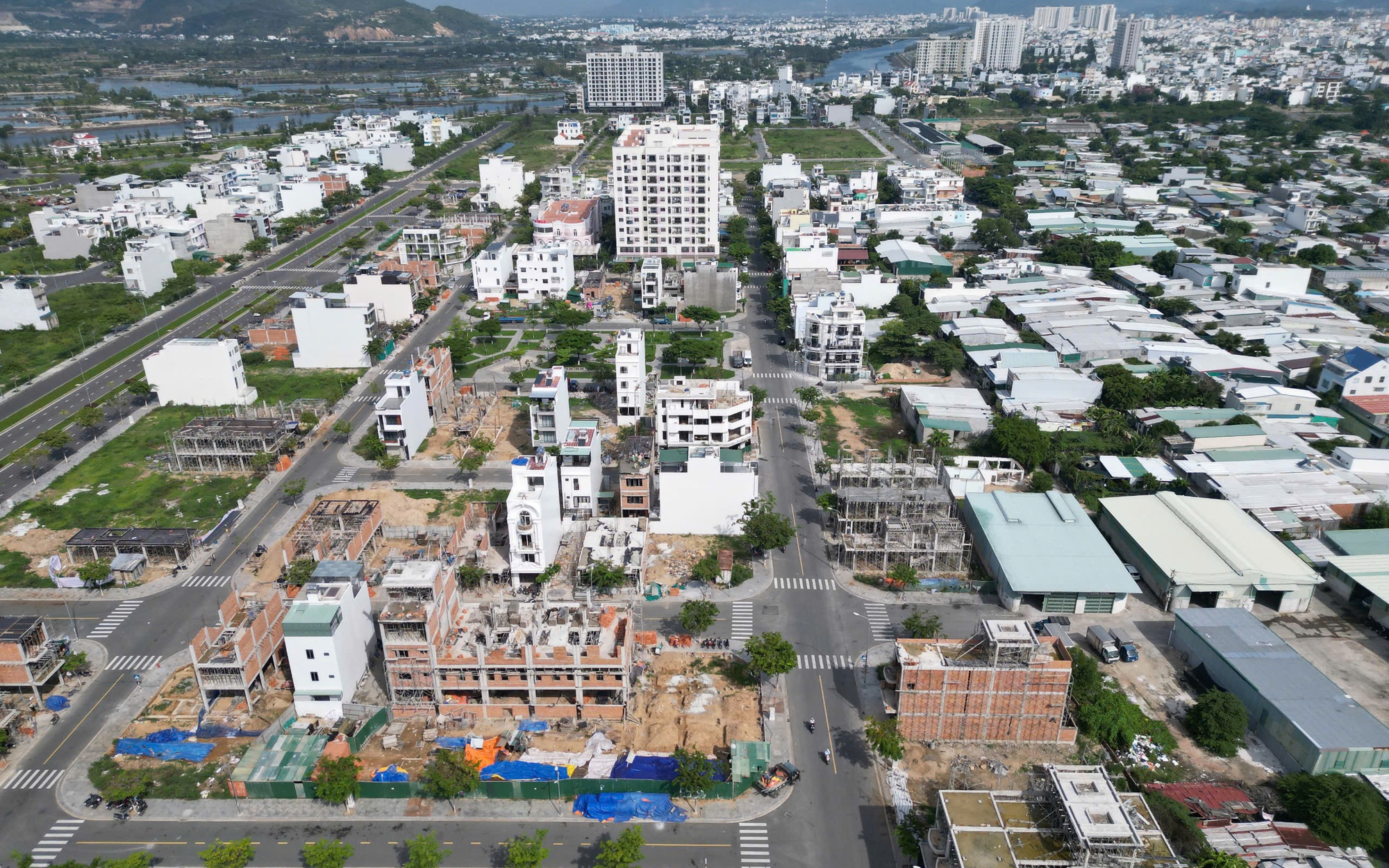 TP Nha Trang thông tin gì về việc dừng đăng ký đất đai?