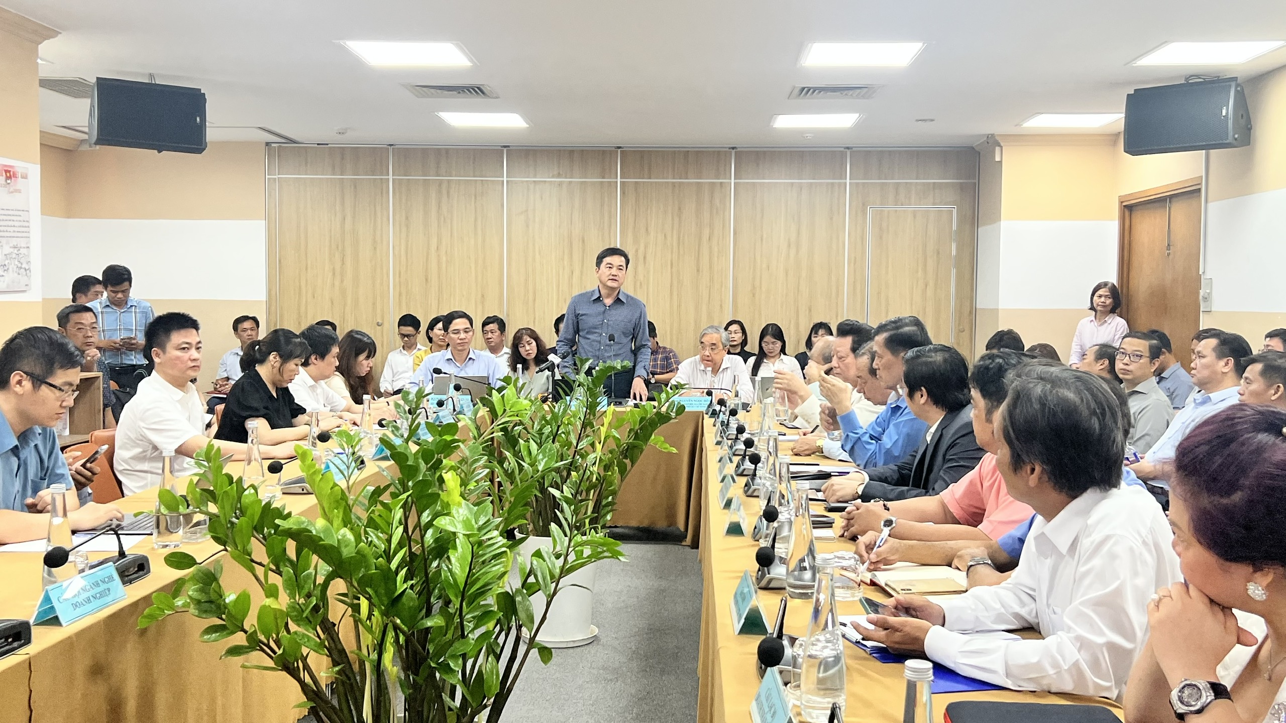 Ứng phó với thuế đối ứng: Kiến nghị cung cấp kênh thông tin chính thống- Ảnh 1.