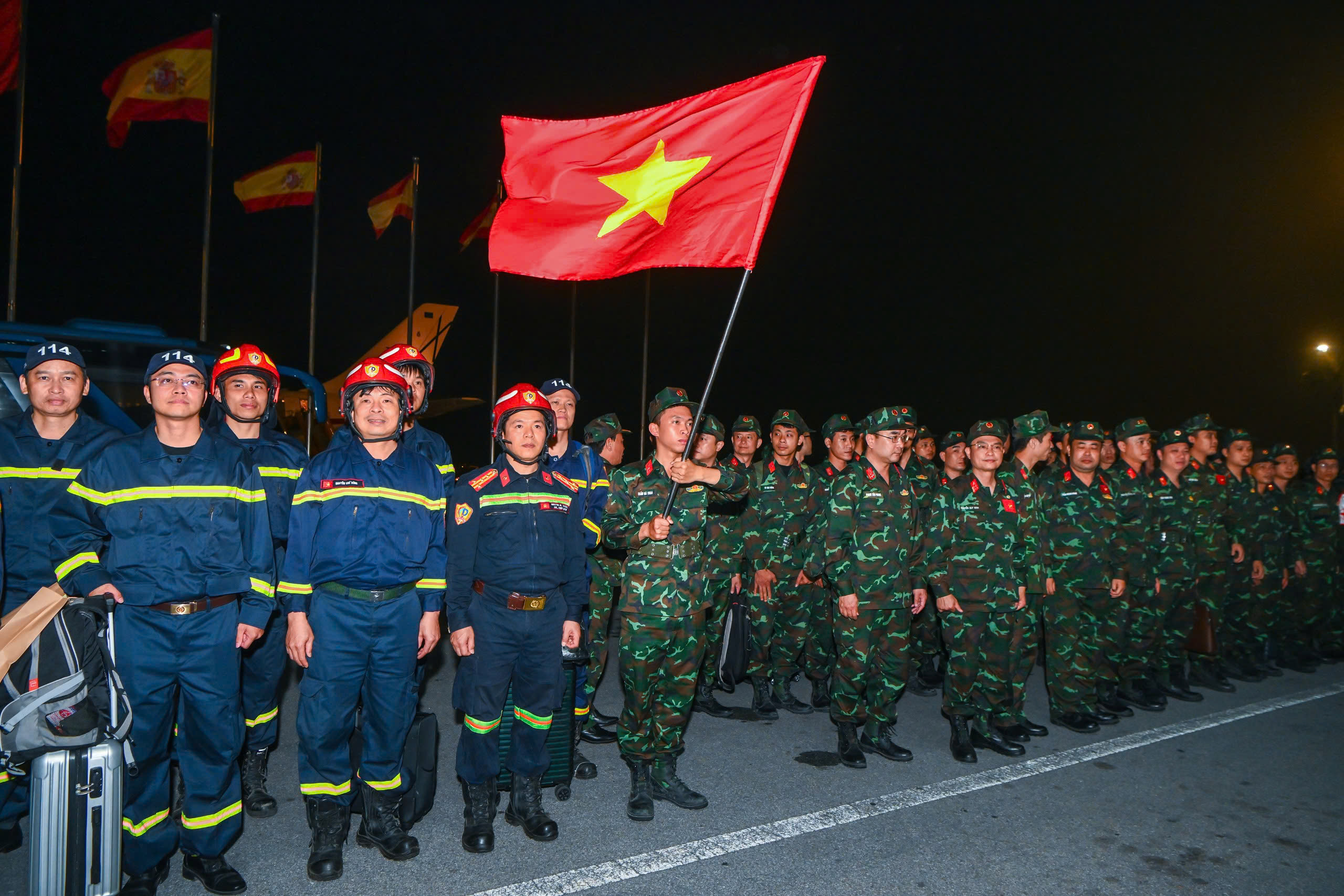 Lực lượng cứu hộ hoàn thành nhiệm vụ tại Myanmar, về nước an toàn- Ảnh 3.