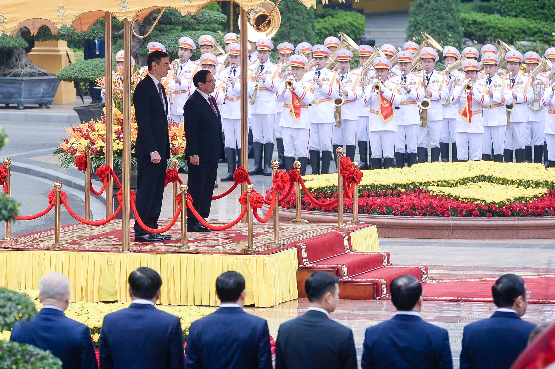 Thủ tướng Phạm Minh Chính chủ trì Lễ đón Thủ tướng Tây Ban Nha- Ảnh 5.