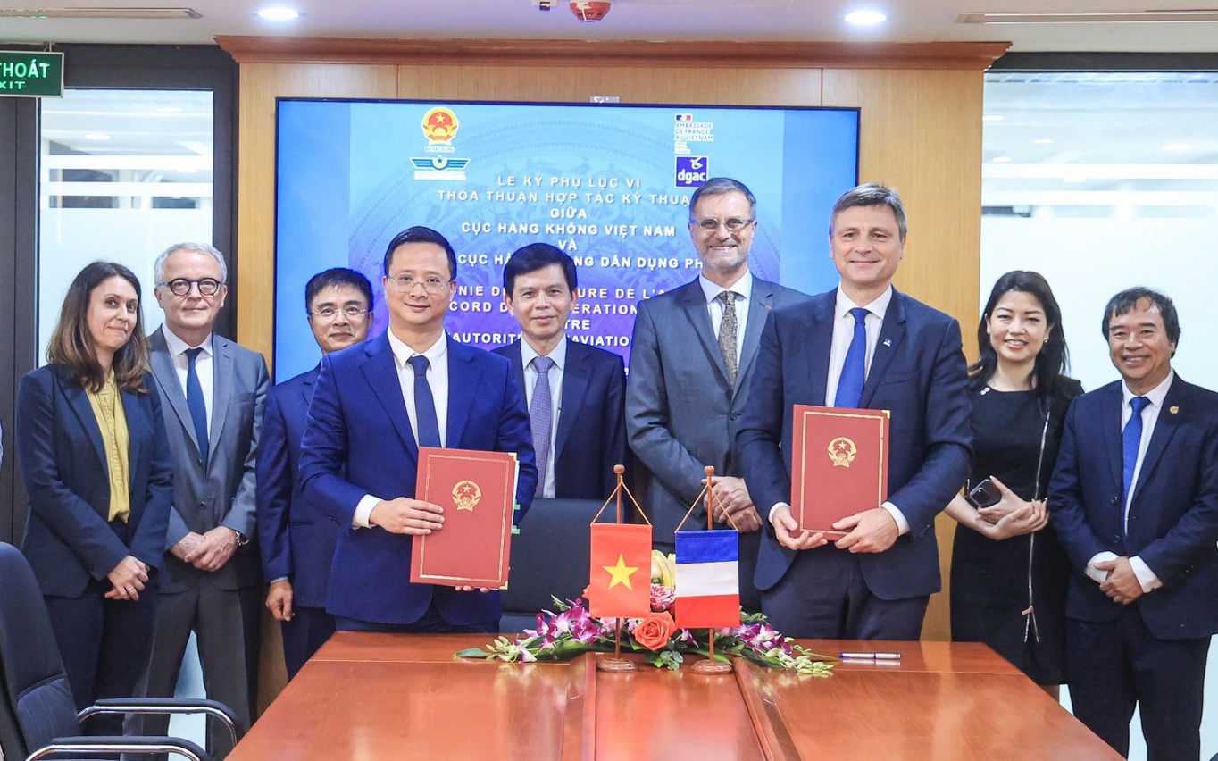 Việt Nam - Pháp tăng cường hợp tác hàng không