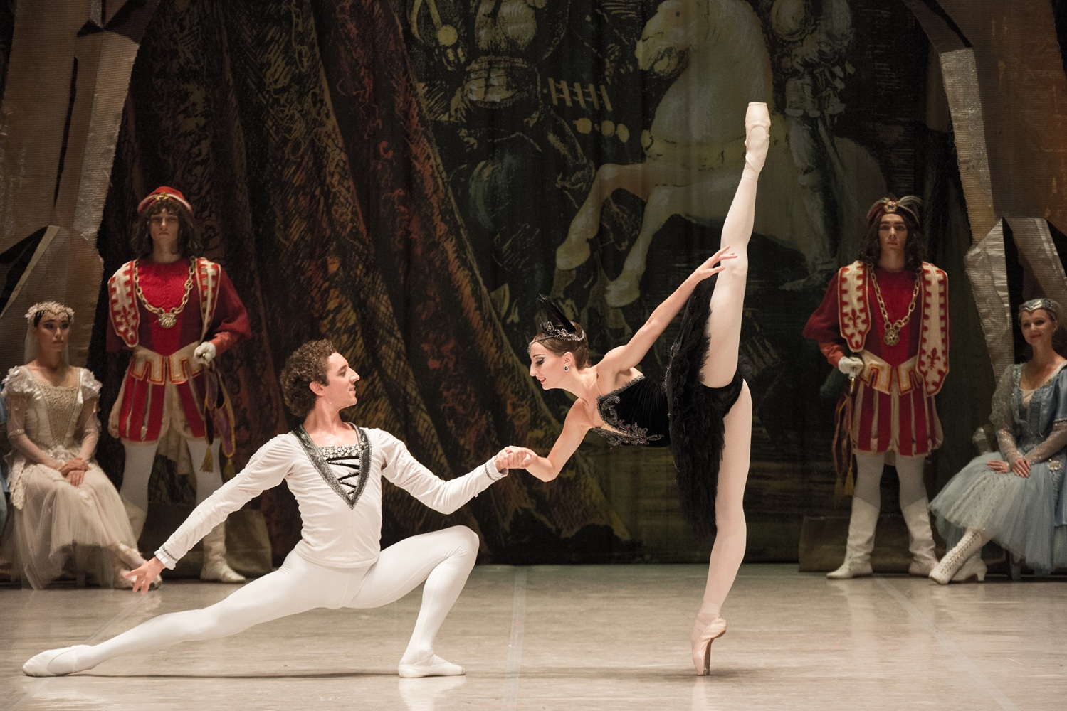 Nh&agrave; h&aacute;t Ballet H&agrave;n l&acirc;m Quốc gia M&aacute;t-xcơ-va "Ballet Nga" hứa hẹn mang đến những trải nghiệm nghệ thuật ballet đỉnh cao tới kh&aacute;n giả Việt Nam