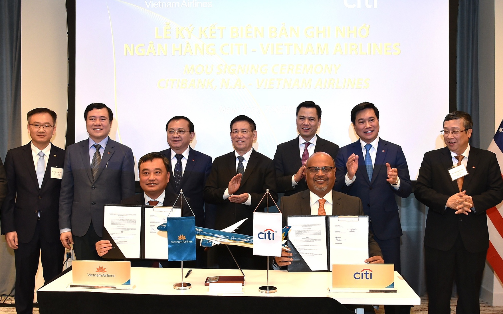 Phó Thủ tướng Hồ Đức Phớc chứng kiến Vietnam Airlines ký thỏa thuận hơn 560 triệu USD với CitiBank