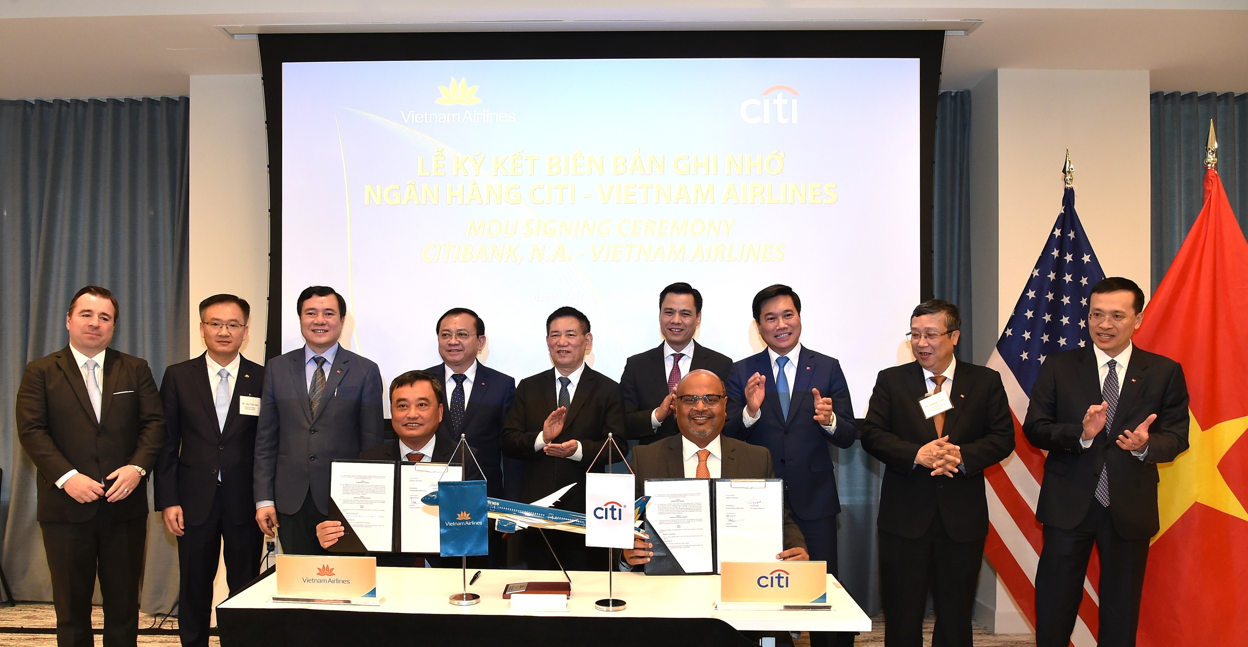 Phó Thủ tướng Hồ Đức Phớc chứng kiến Vietnam Airlines ký thỏa thuận hơn 560 triệu USD với CitiBank- Ảnh 2.
