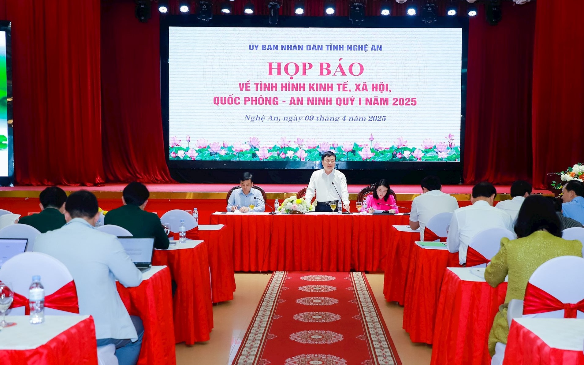 60 người nghỉ hưu trước tuổi tại một tỉnh