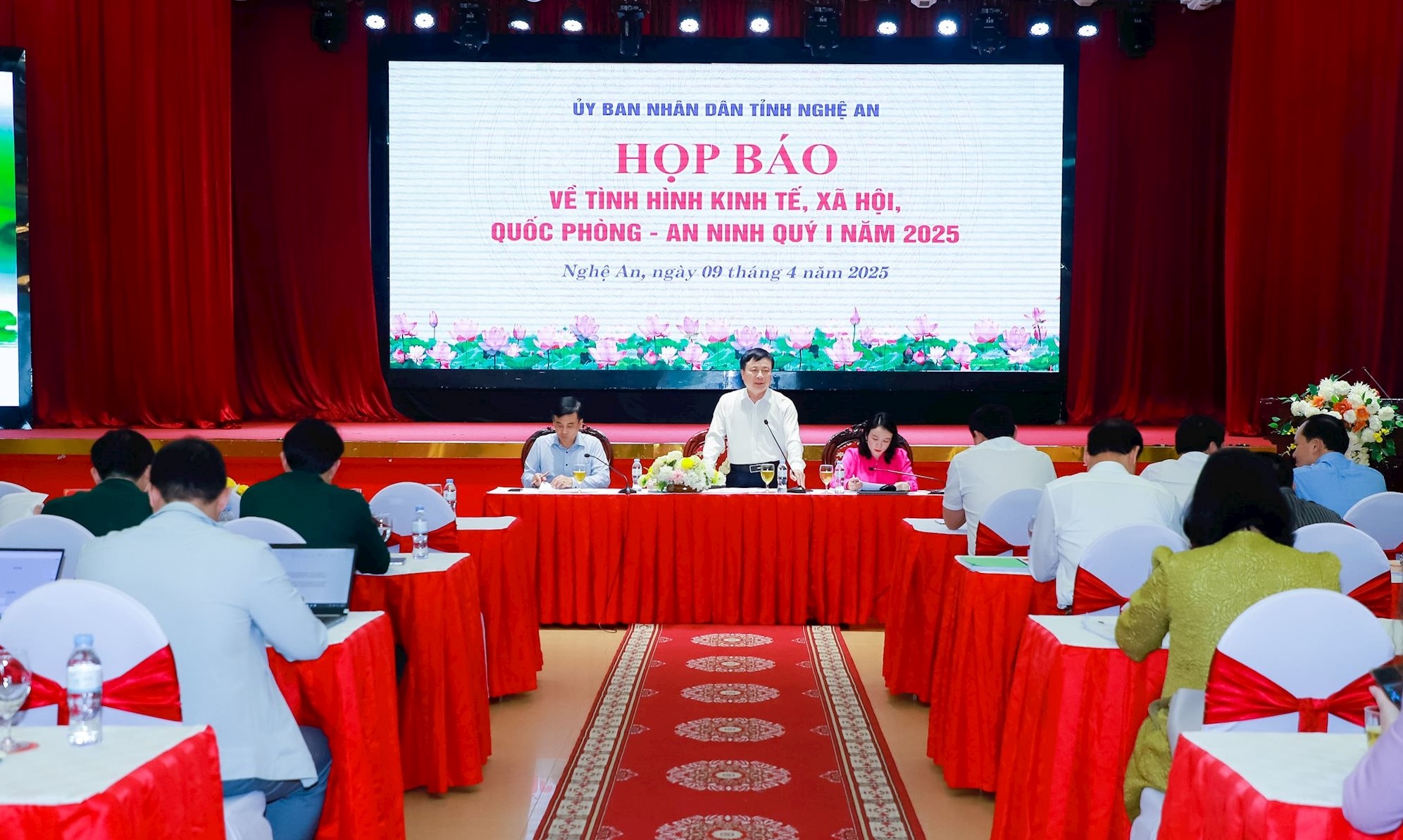 60 người nghỉ hưu trước tuổi tại một tỉnh- Ảnh 1.
