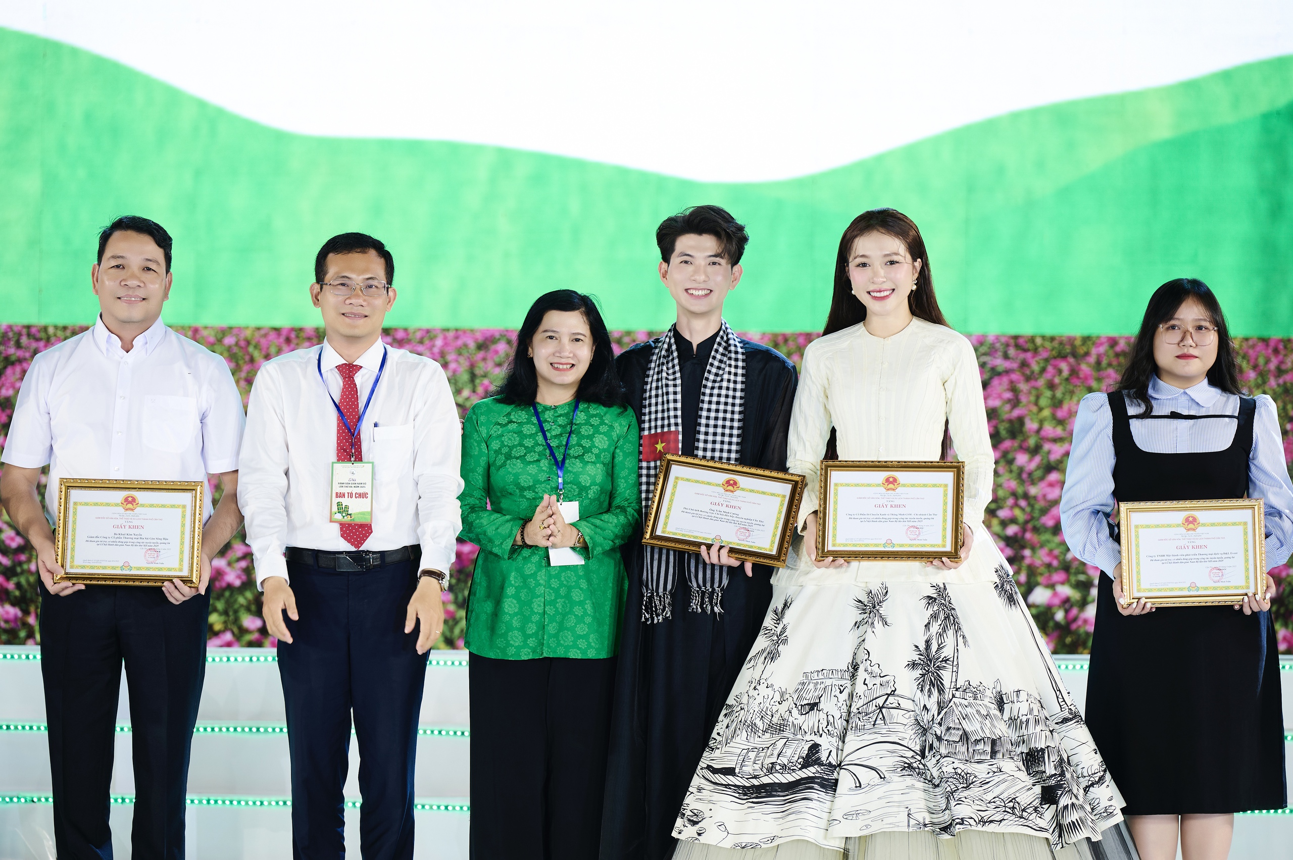 Hoa hậu Kiều Duy hóa "nàng thơ" của Nguyễn Minh Công- Ảnh 15.